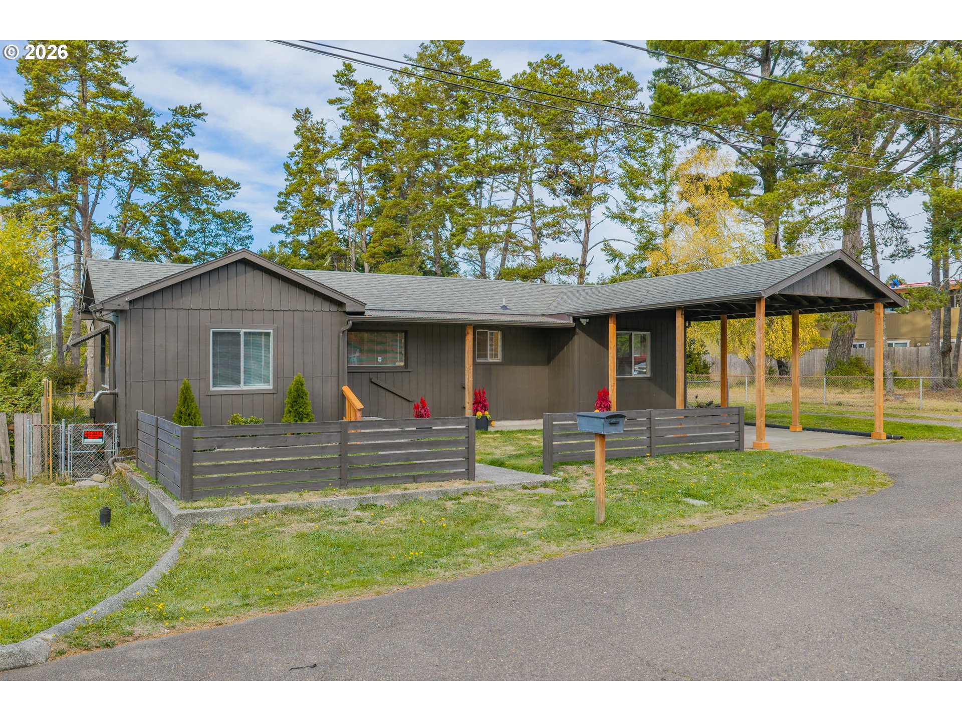 1848 Thomas Ave Property Photo 1