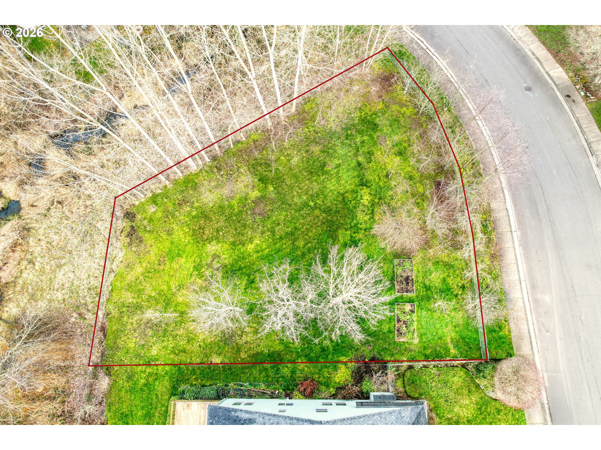 335 Ne Hillwood Dr Property Photo 4
