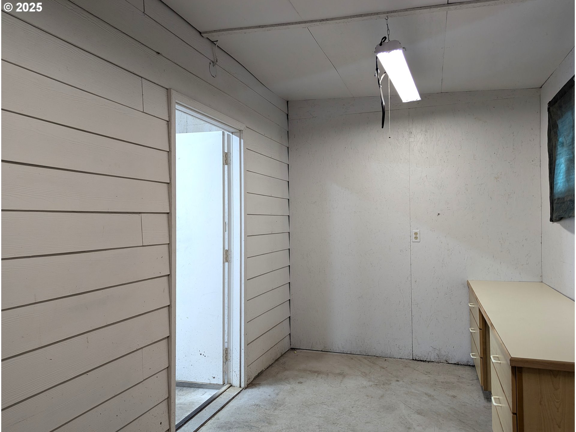47564 School St Property Photo 31