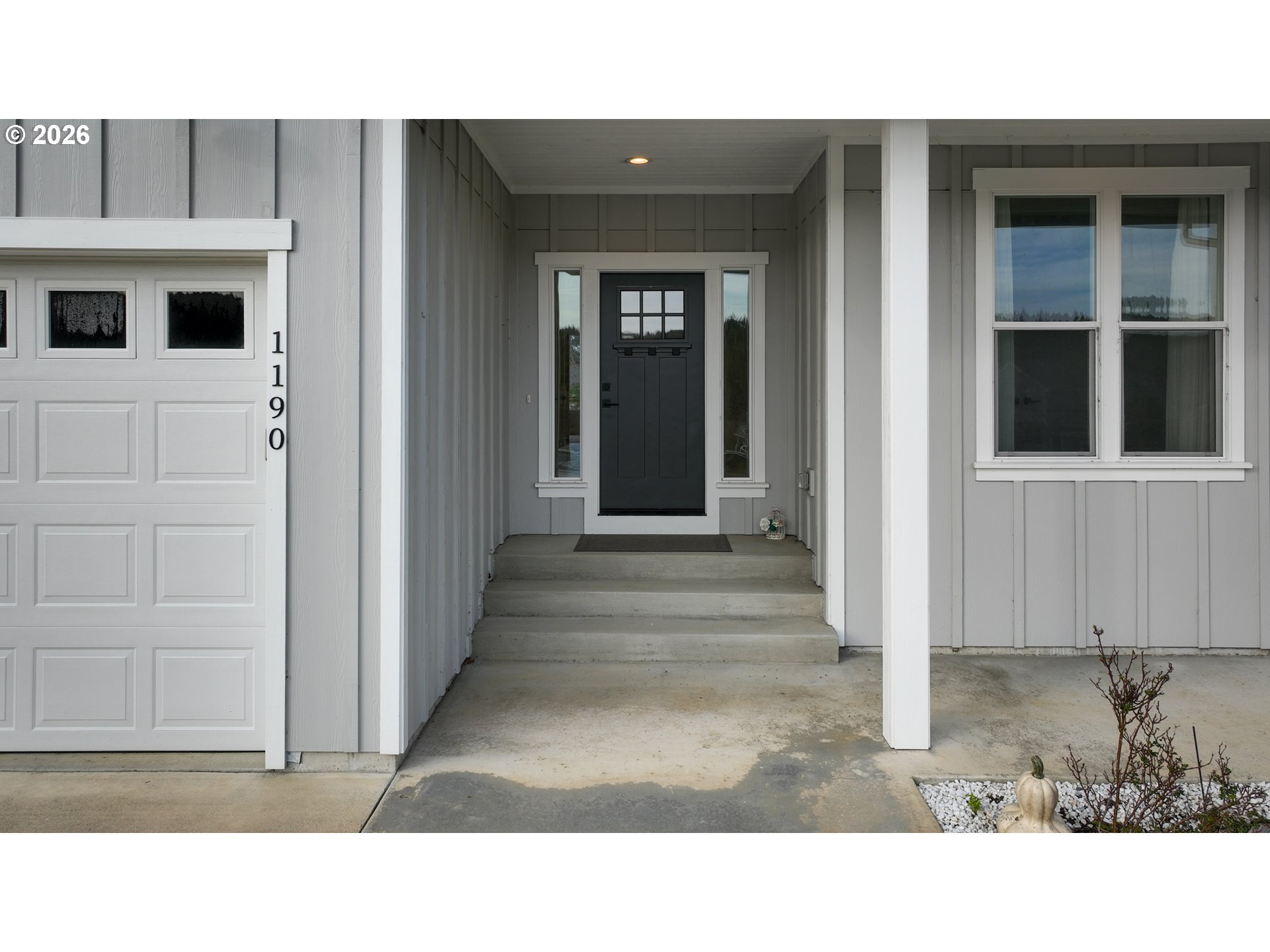 1190 Se Bugle Ave Property Photo 8