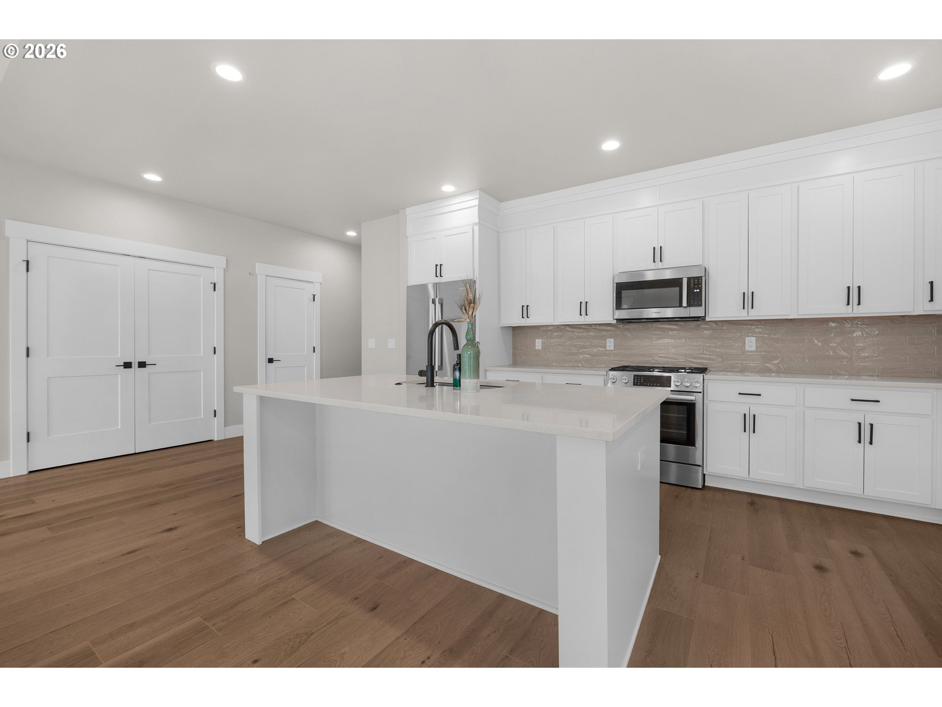 1190 Se Bugle Ave Property Photo 12