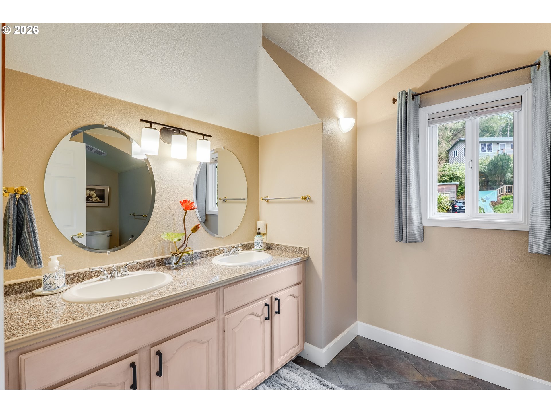 384 Sunset Blvd Property Photo 37