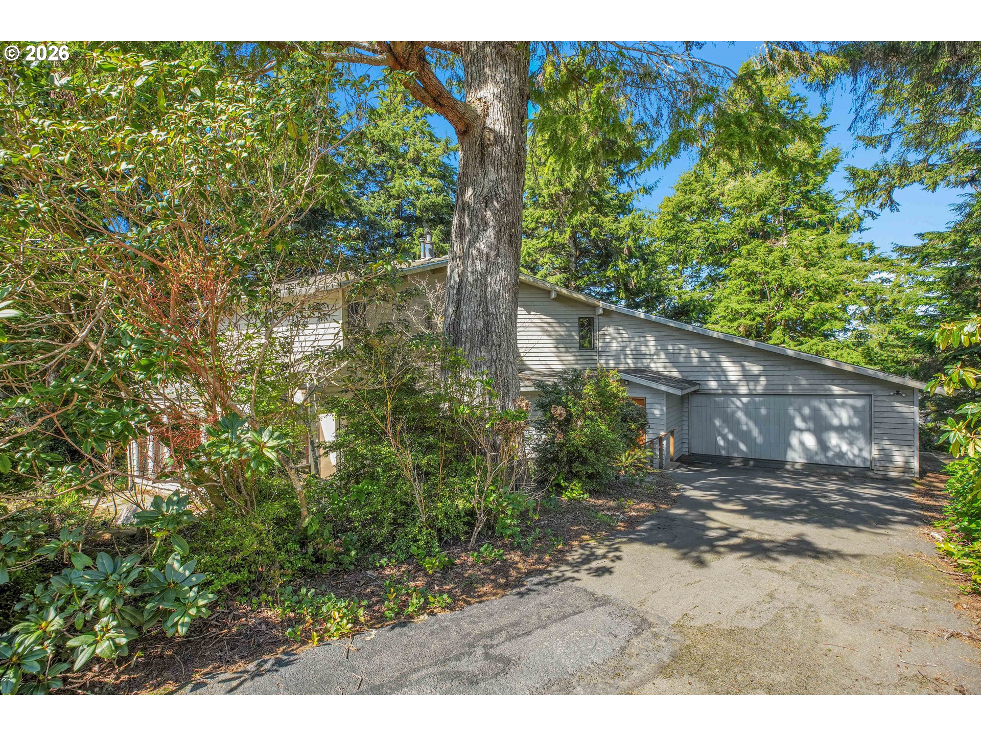 527 Eagles Nest Ln Property Photo 2