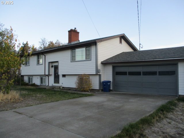 558 E Fulton St Property Photo 2