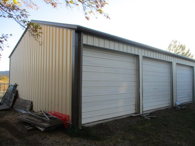 558 E Fulton St Property Photo 4