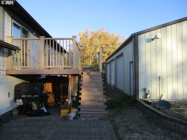 558 E Fulton St Property Photo 5