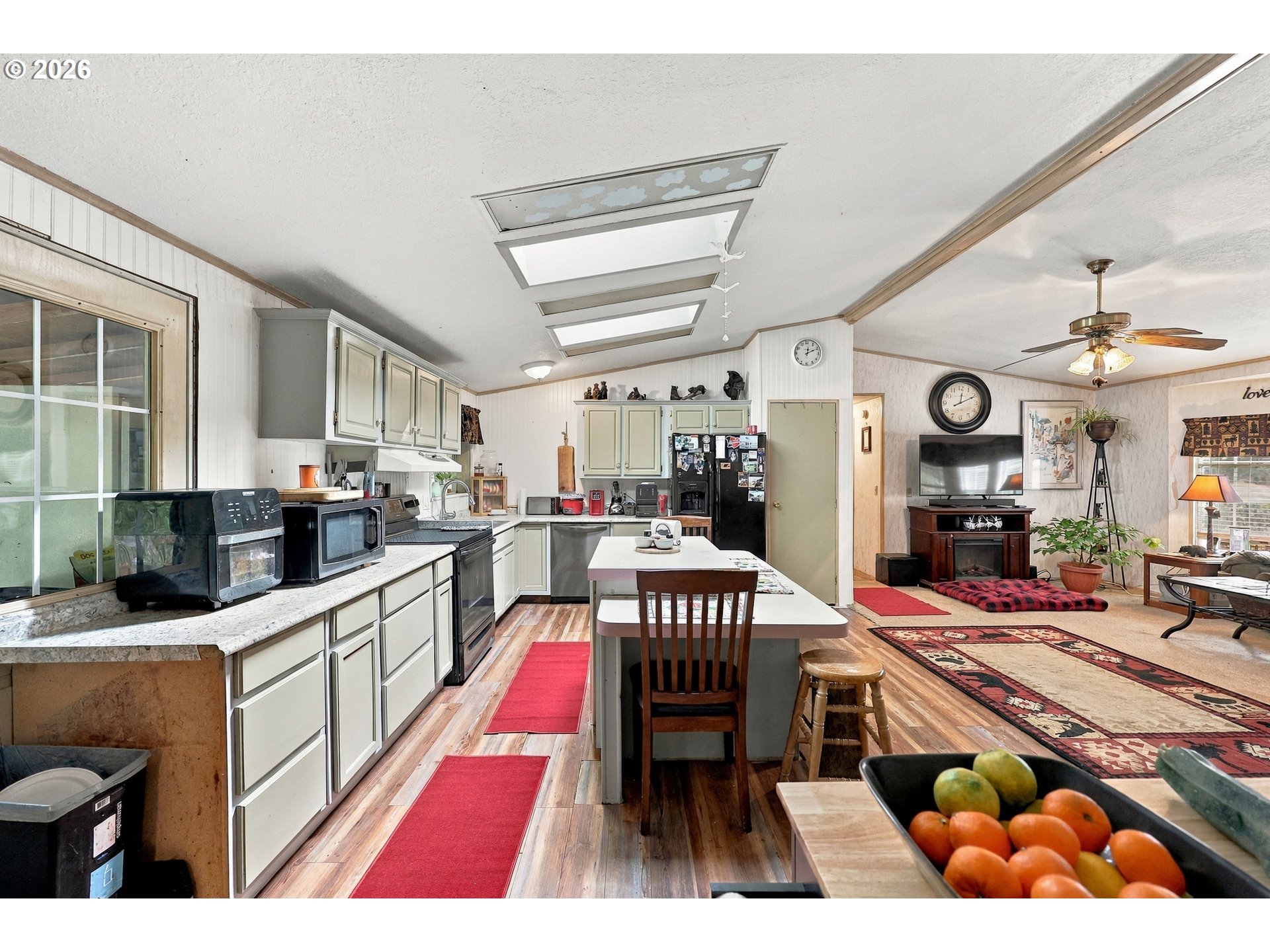 65353 E Barlow Trail Rd Property Photo 8