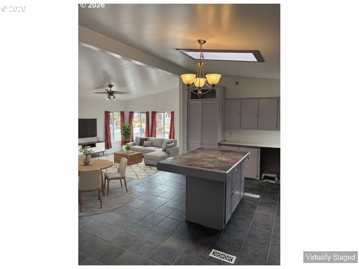 1400 Candlelight Dr 174 Property Photo 15