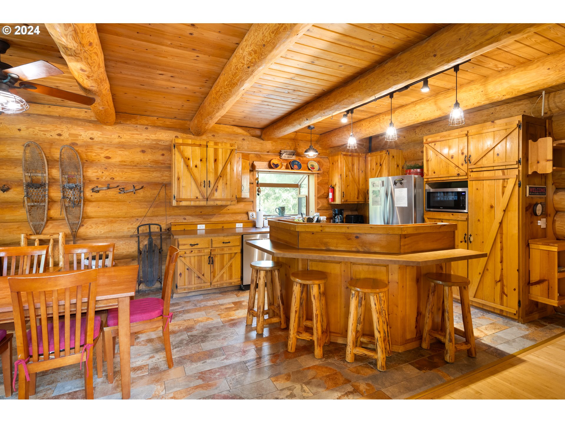 58200 E Marmot Rd Property Photo 20