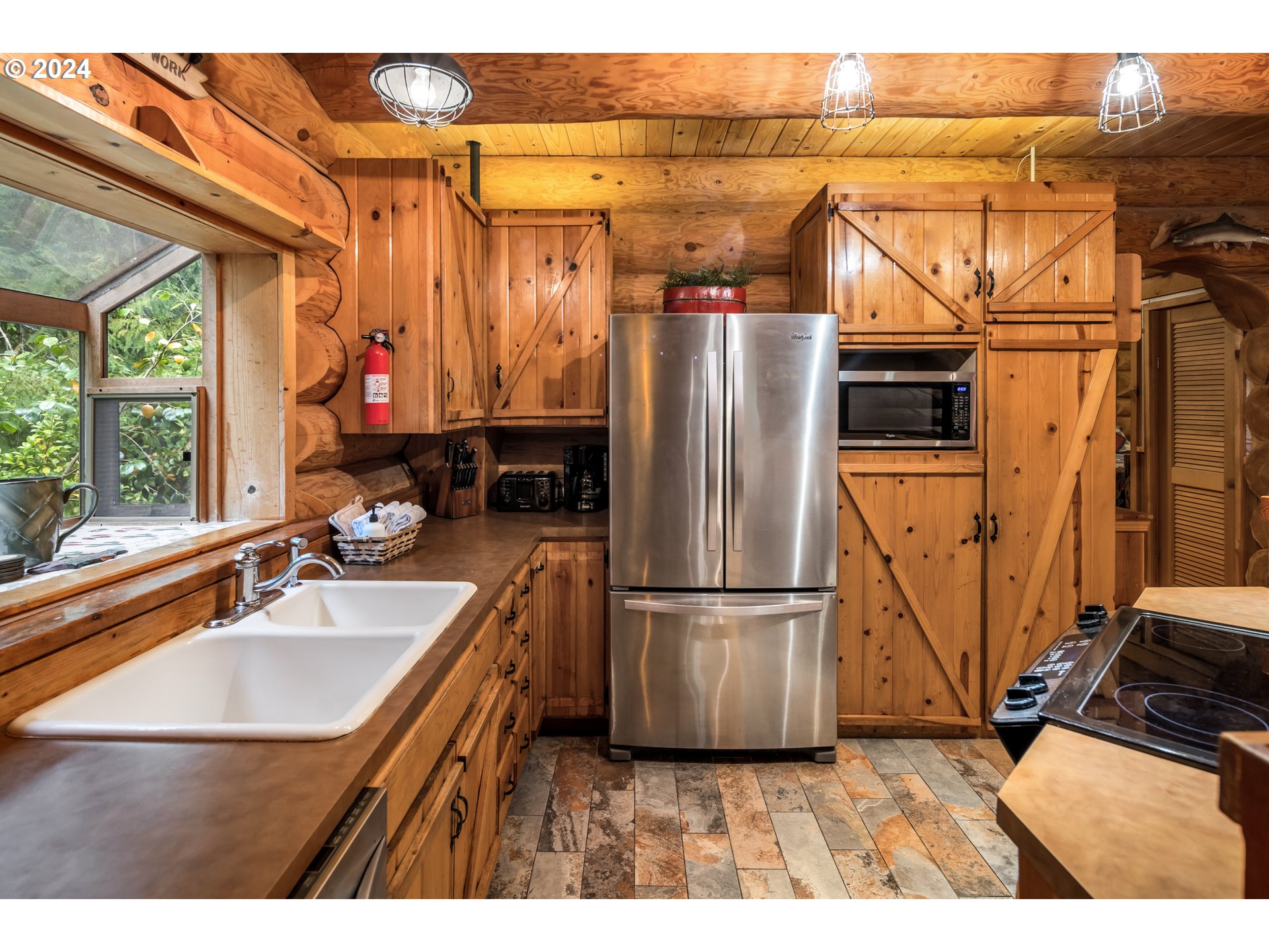 58200 E Marmot Rd Property Photo 21