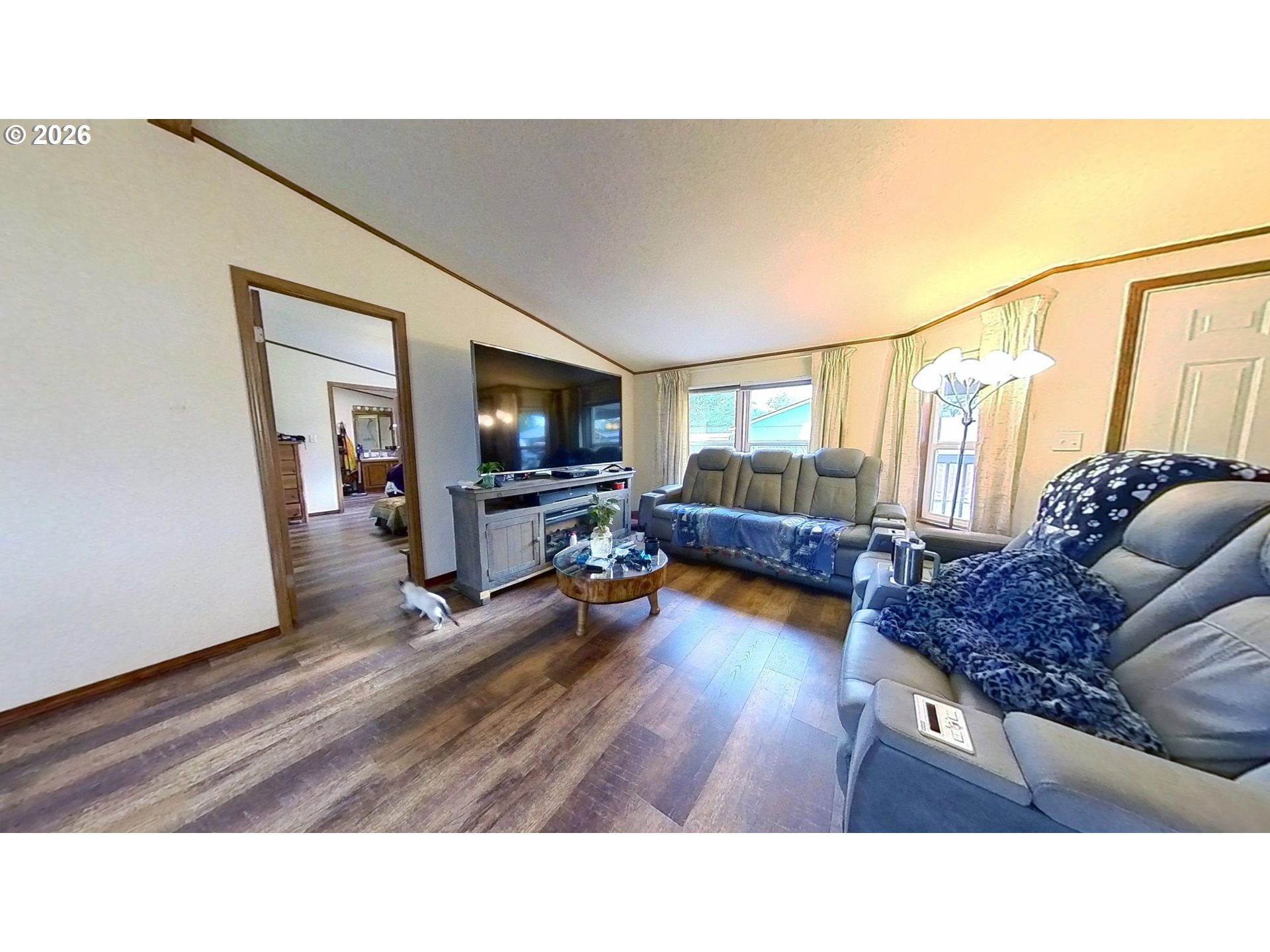 826 W Dean Ave Property Photo 6