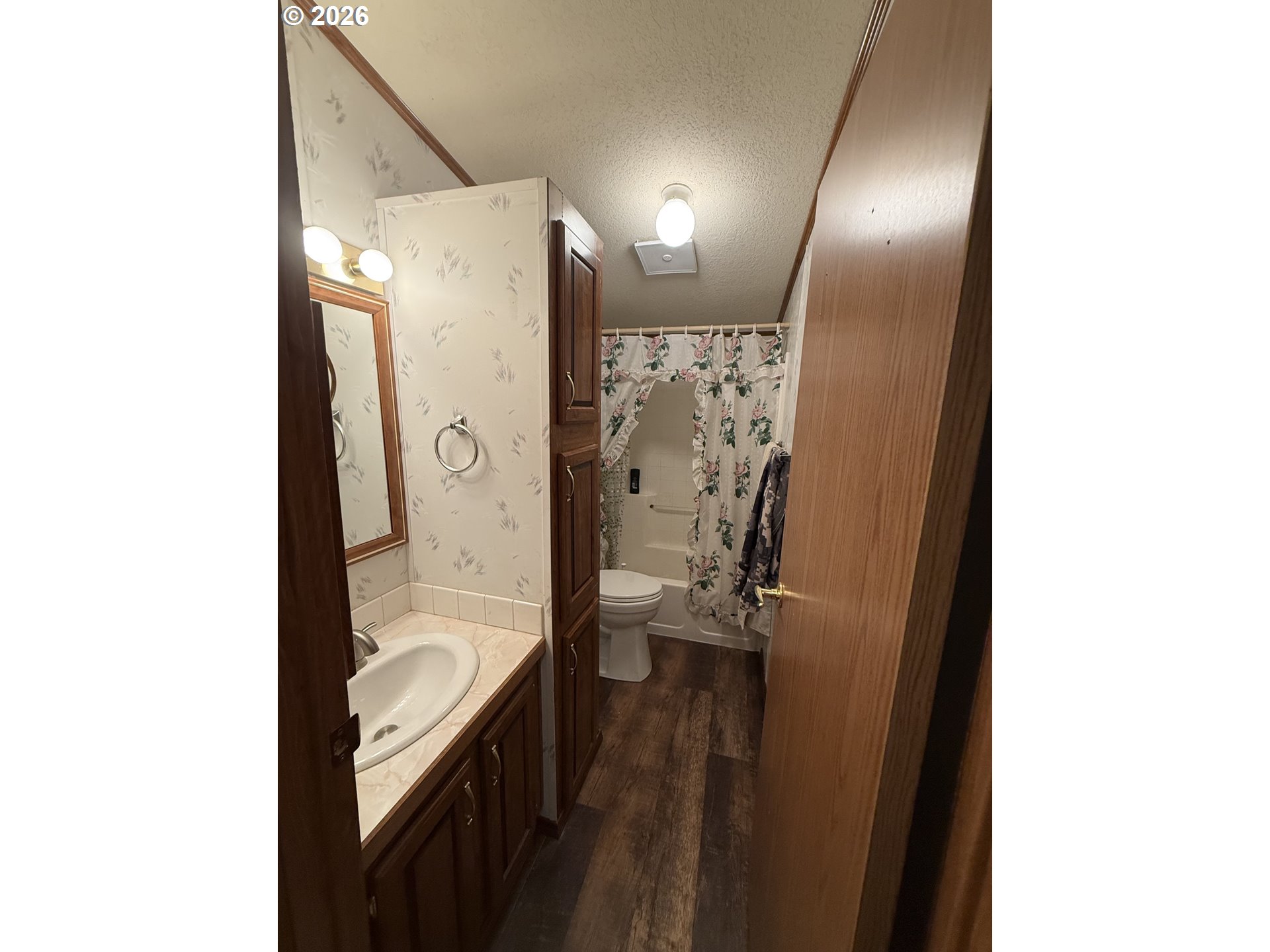 826 W Dean Ave Property Photo 29