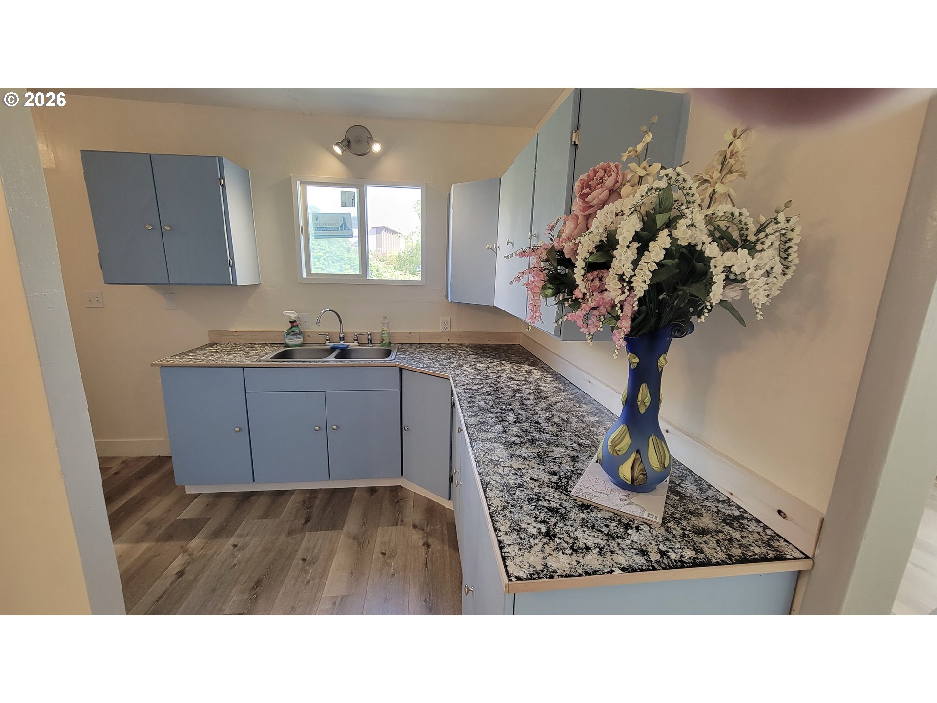 400 State St Property Photo 10