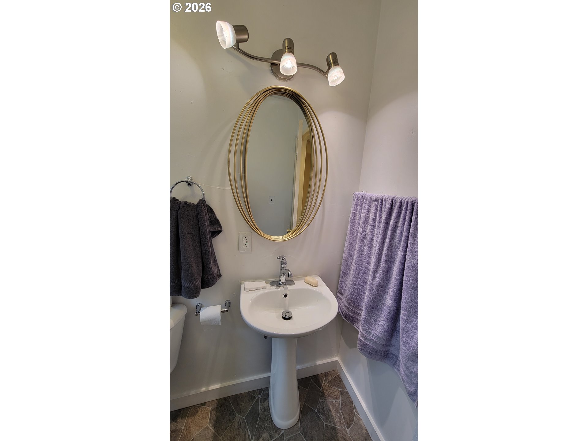 400 State St Property Photo 12