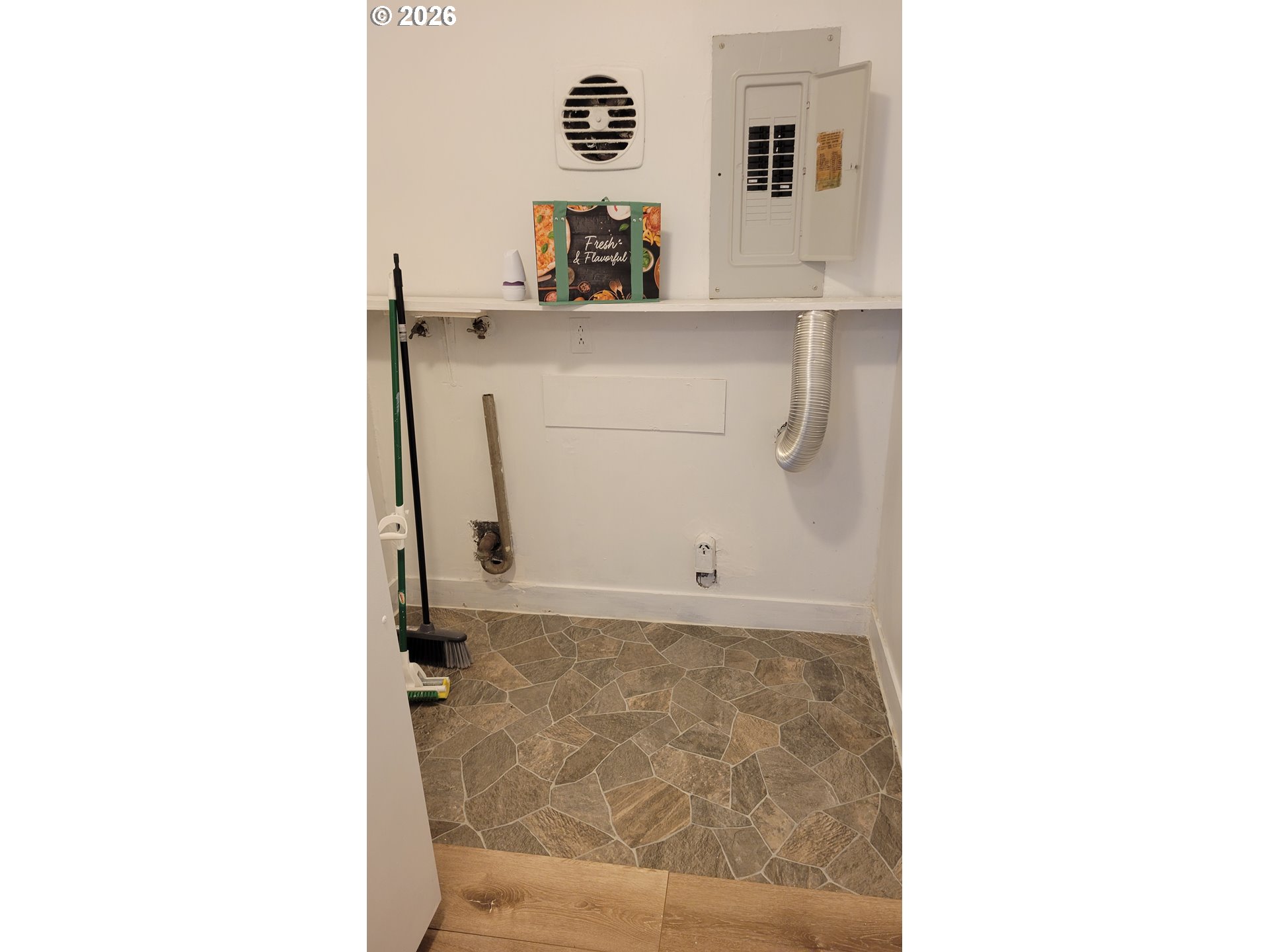 400 State St Property Photo 19