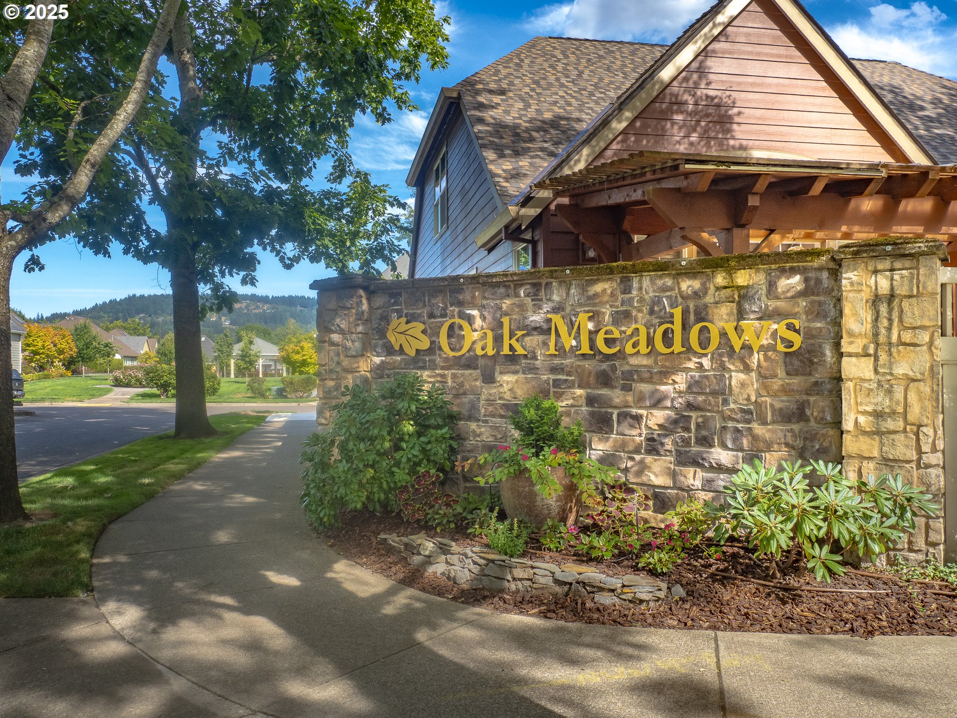 3866 Oak Meadows Loop Property Photo 2