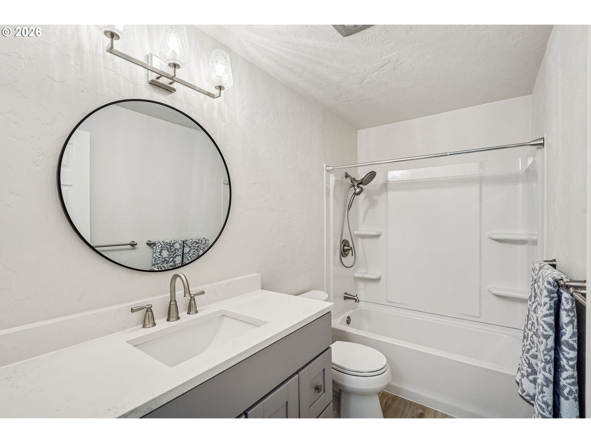 1505 Fetters Loop Property Photo 3