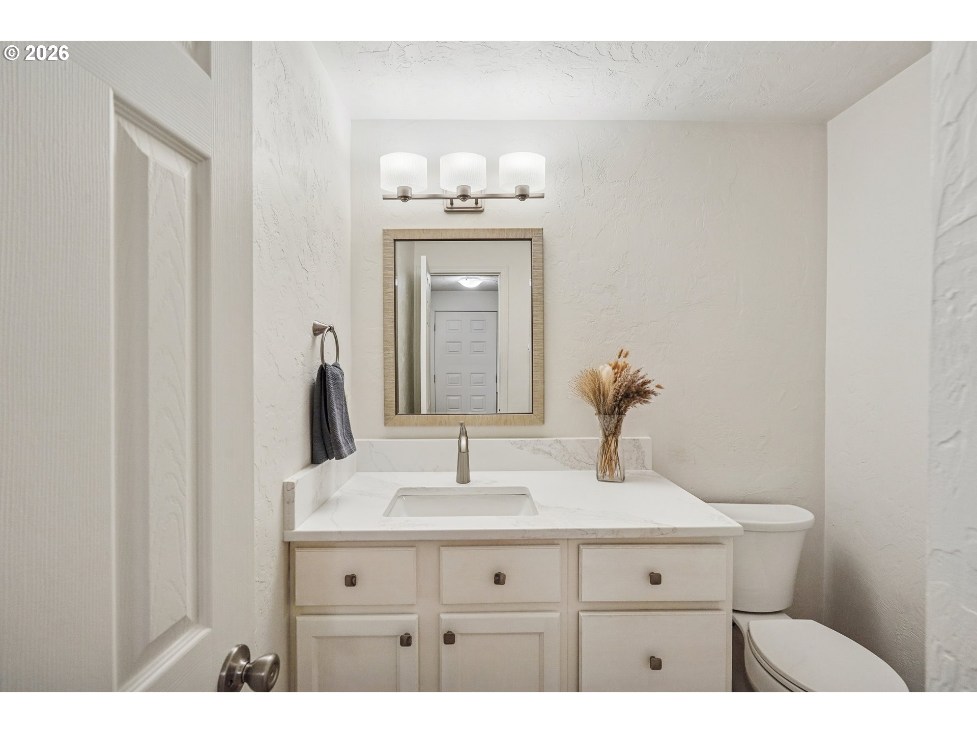 1505 Fetters Loop Property Photo 5
