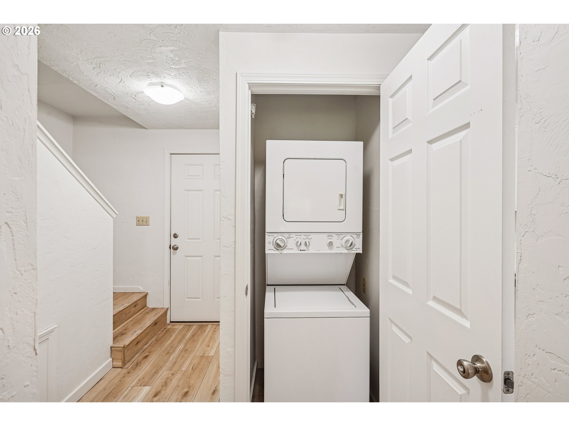 1505 Fetters Loop Property Photo 6