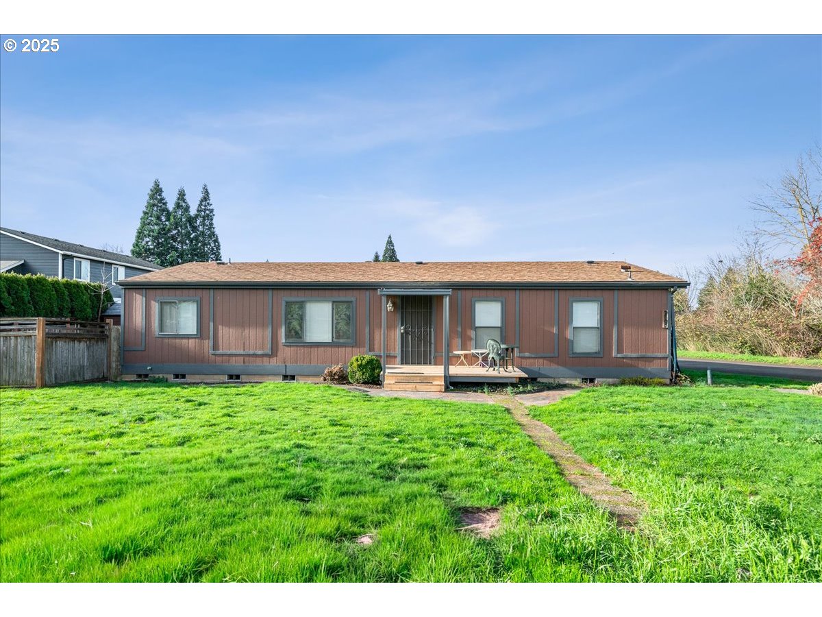 2305 Fisher Rd Property Photo 1