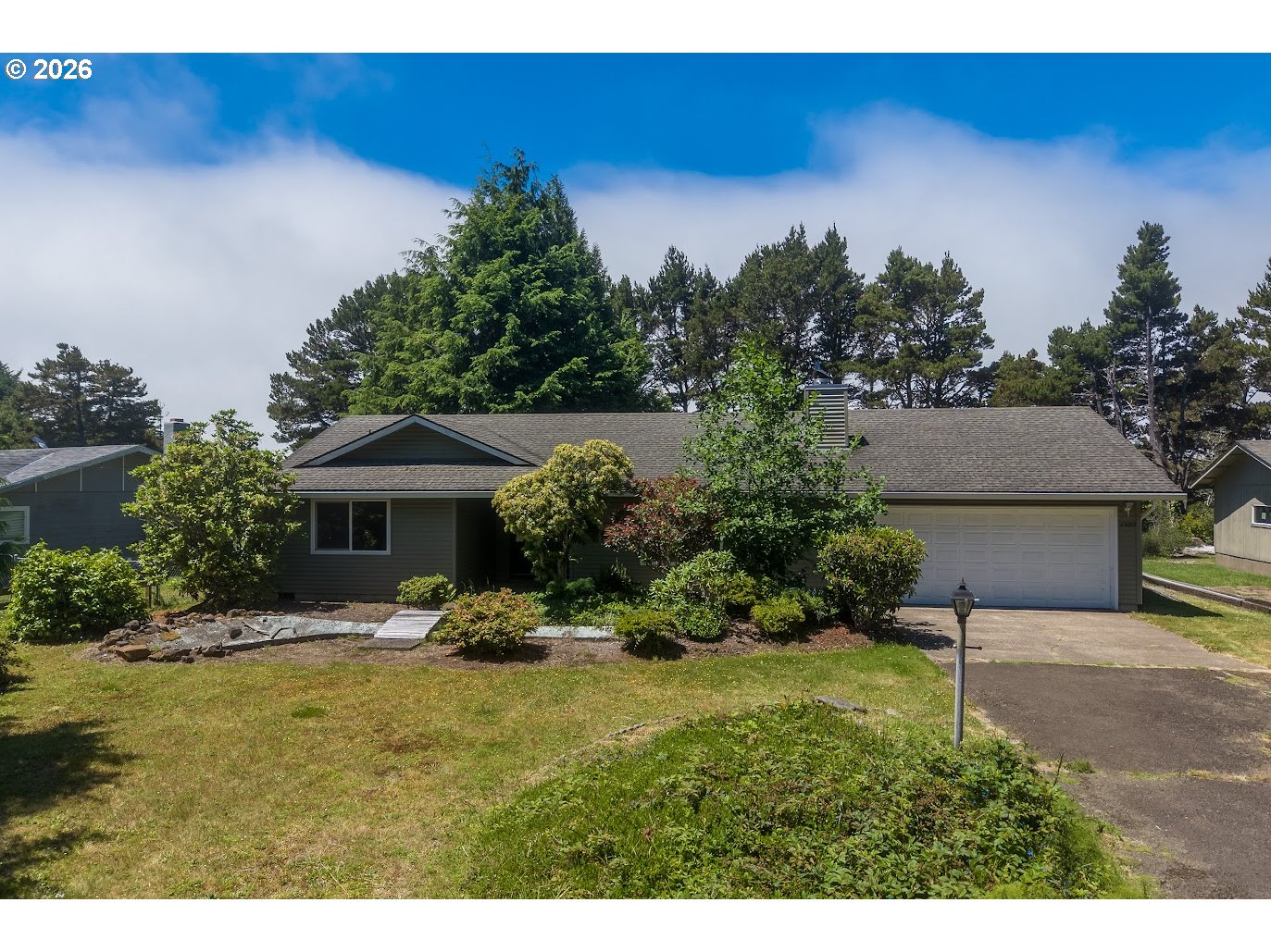 2520 S CRESTLINE DR Property Photo 1