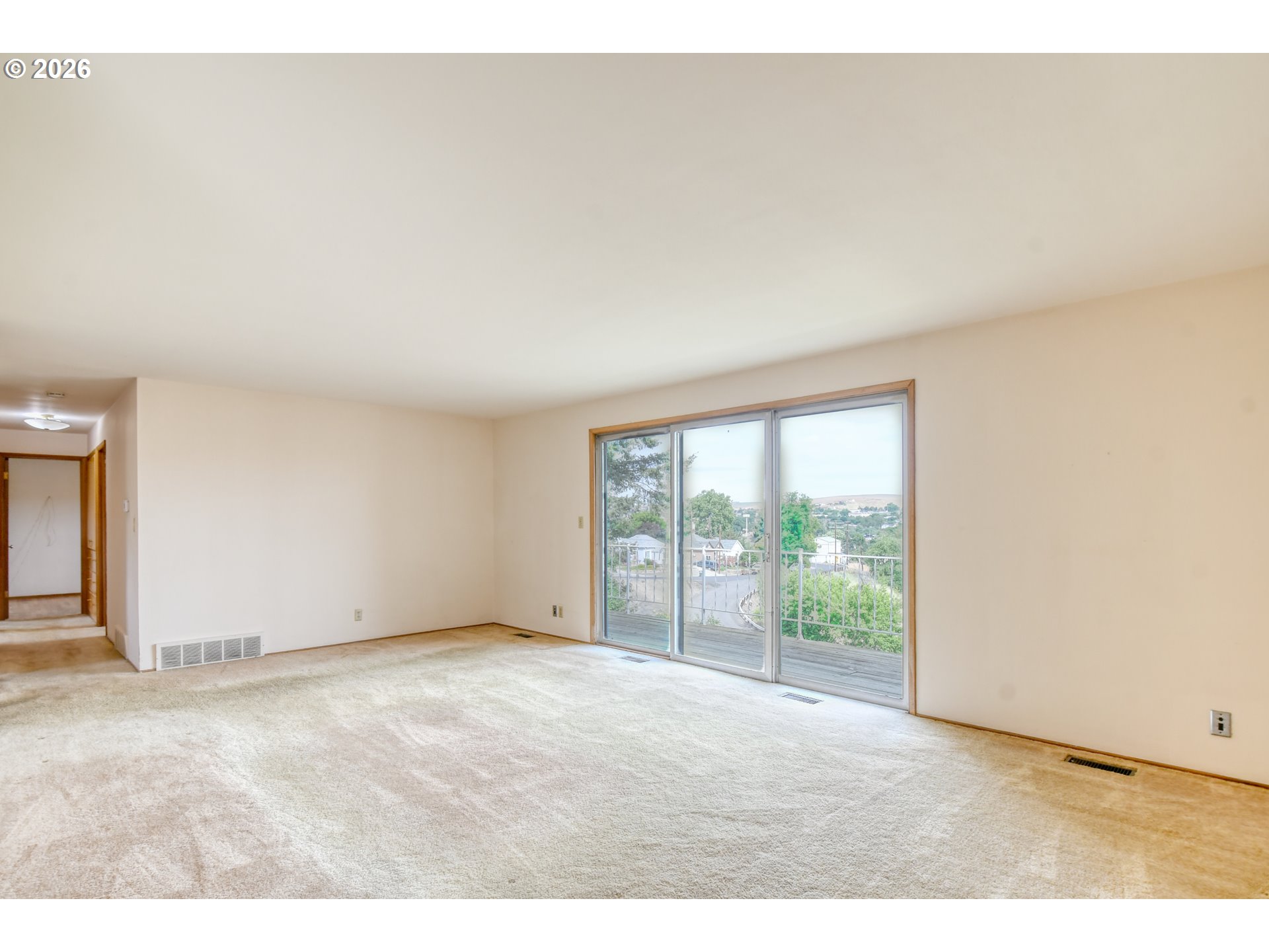 615 Sw Isaac Ln Property Photo 5