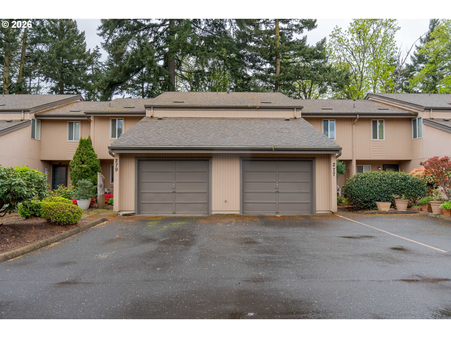 279 MCNARY HEIGHTS DR N Property Photo 1