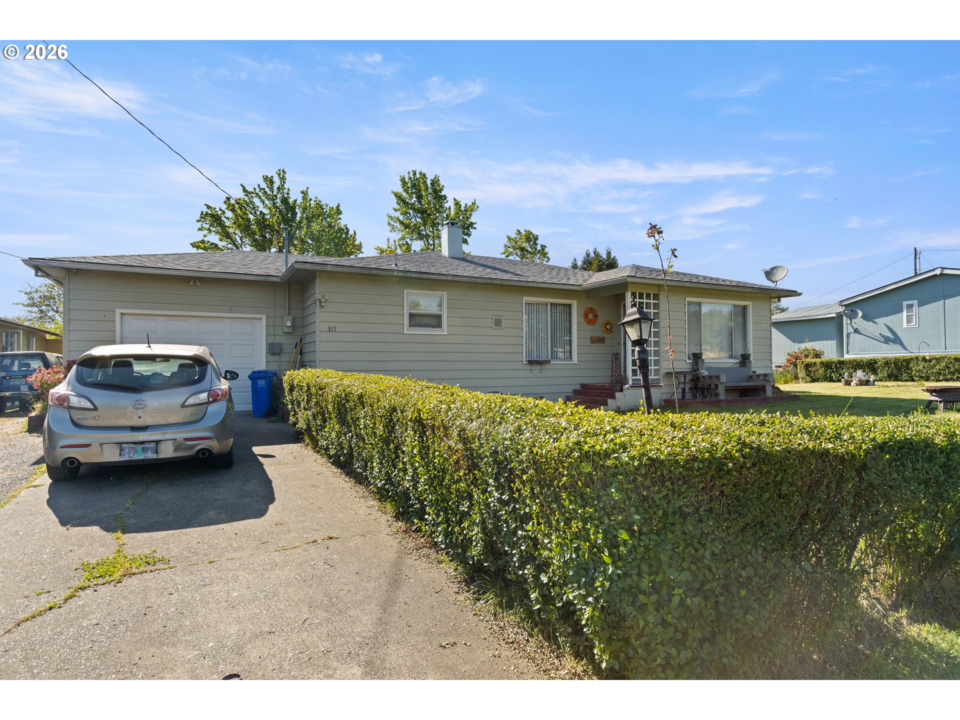 311 SE GRAPE AVE Property Photo 1