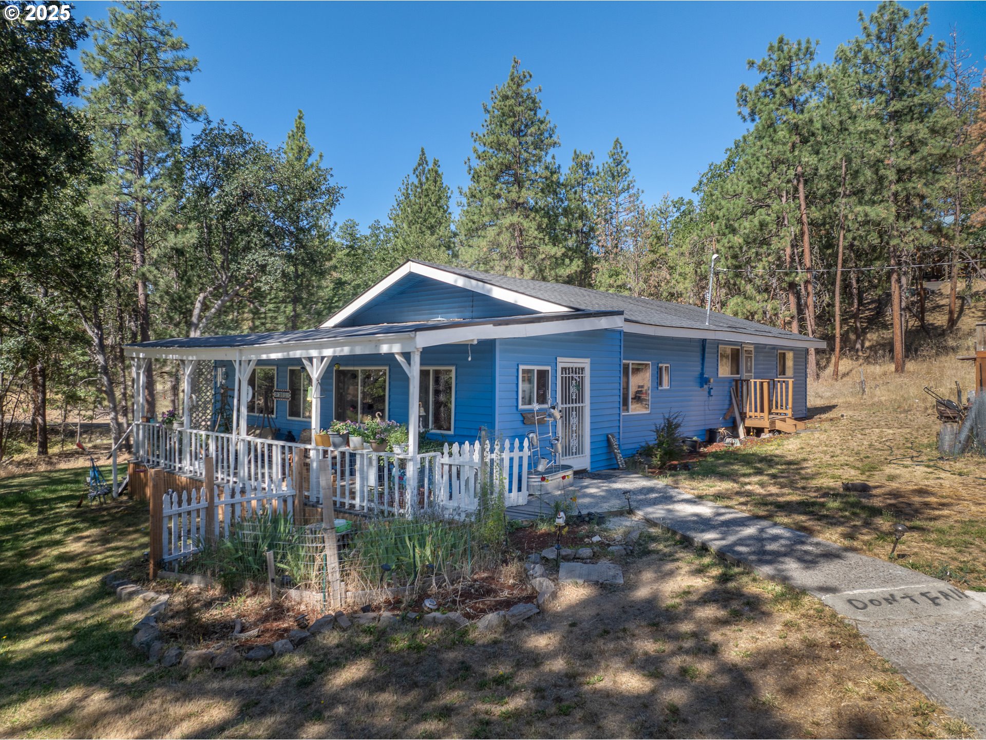 174 N Circle Dr Property Photo 1