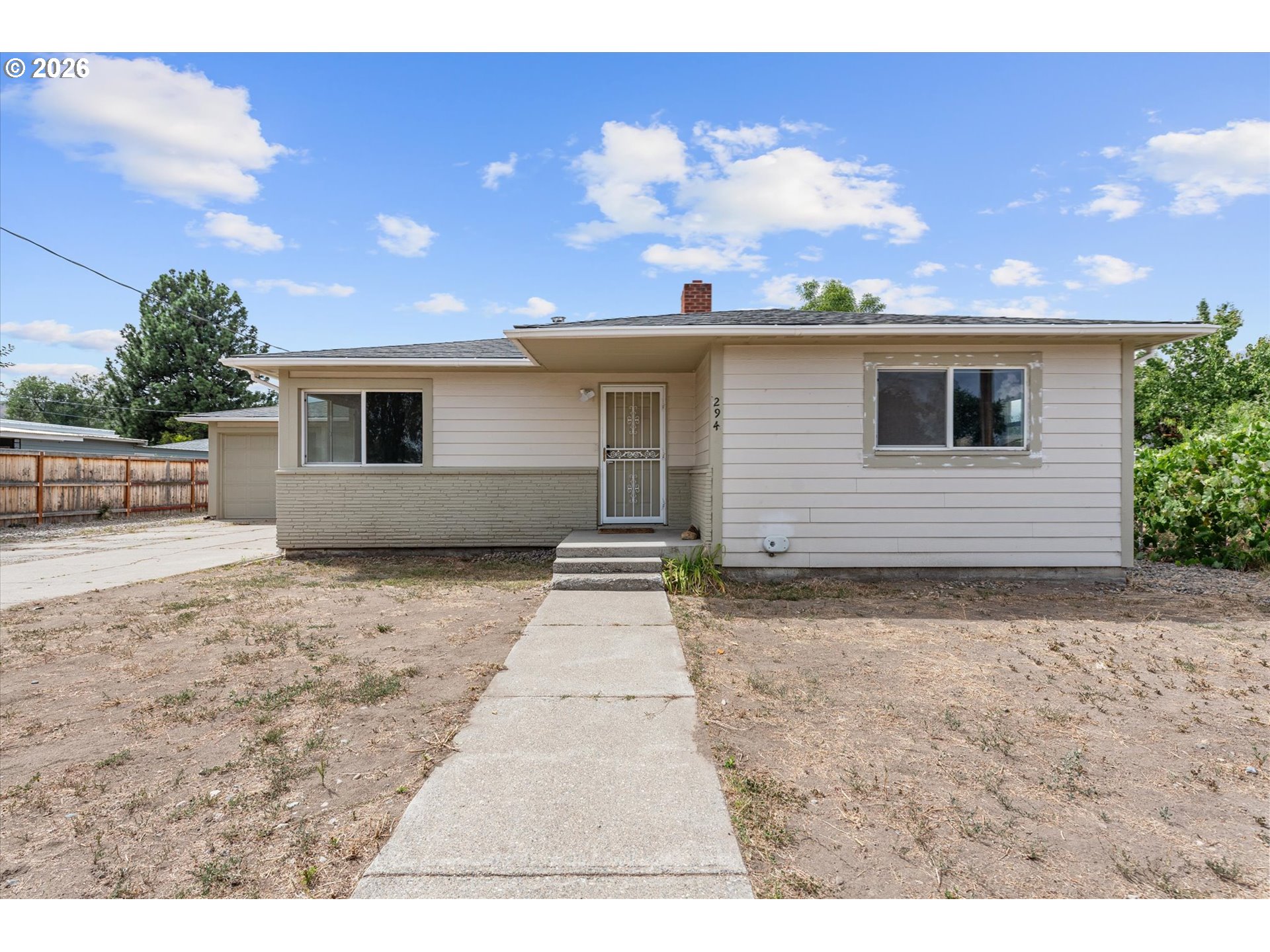 2945 6th St Property Photo 2
