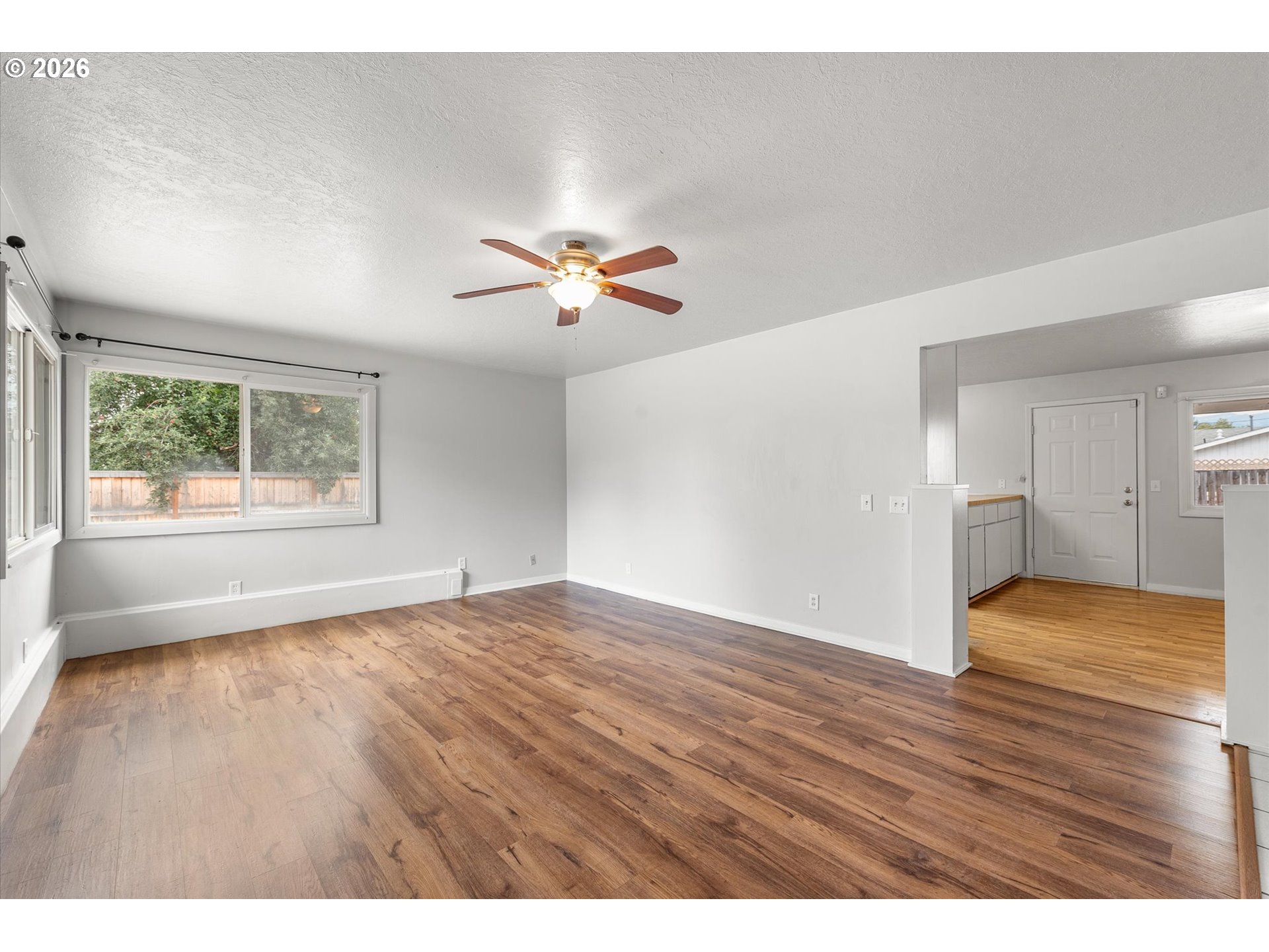 2945 6th St Property Photo 4
