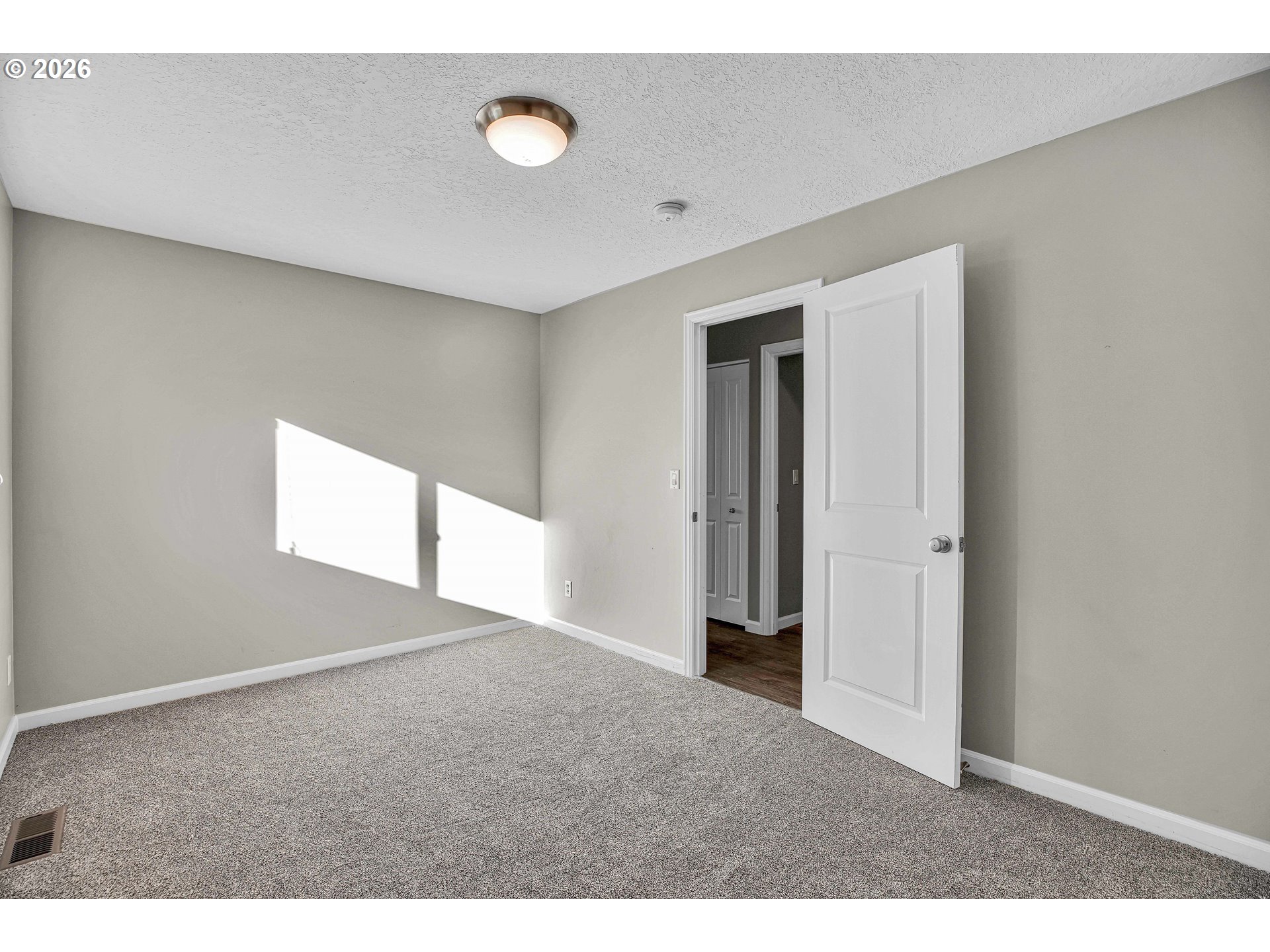 3724 Se Schiller St Property Photo 28