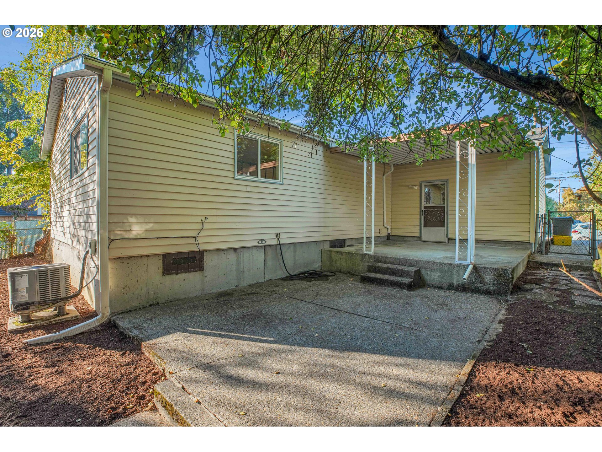 3724 Se Schiller St Property Photo 33
