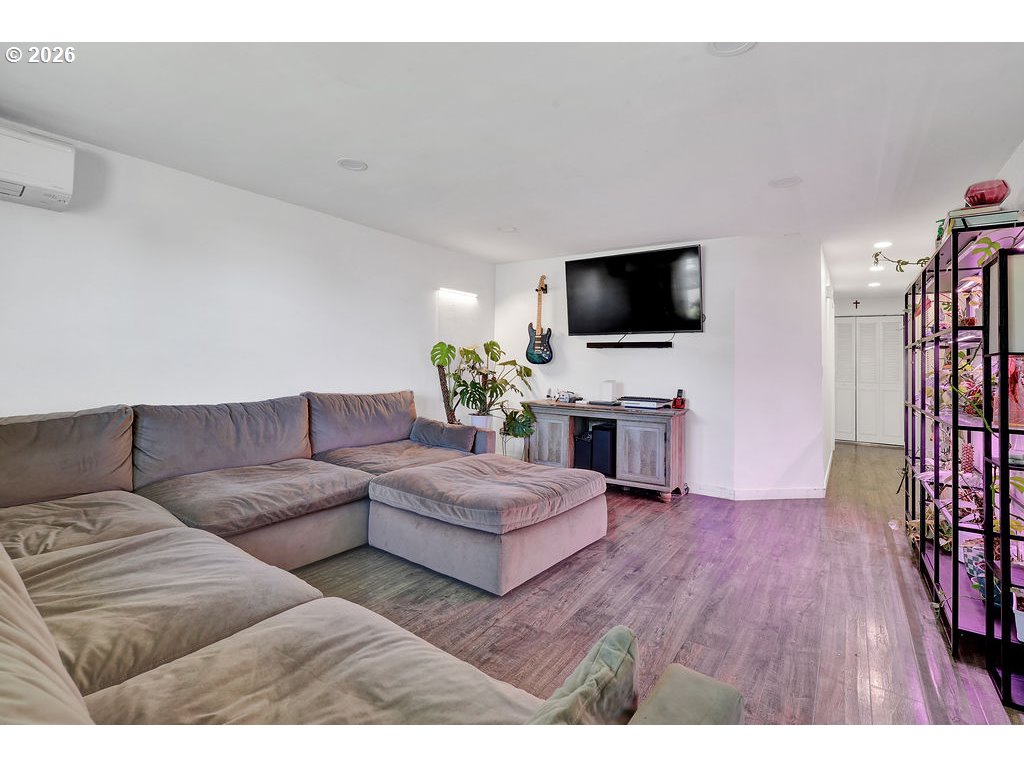 4514 Souza St Property Photo 5