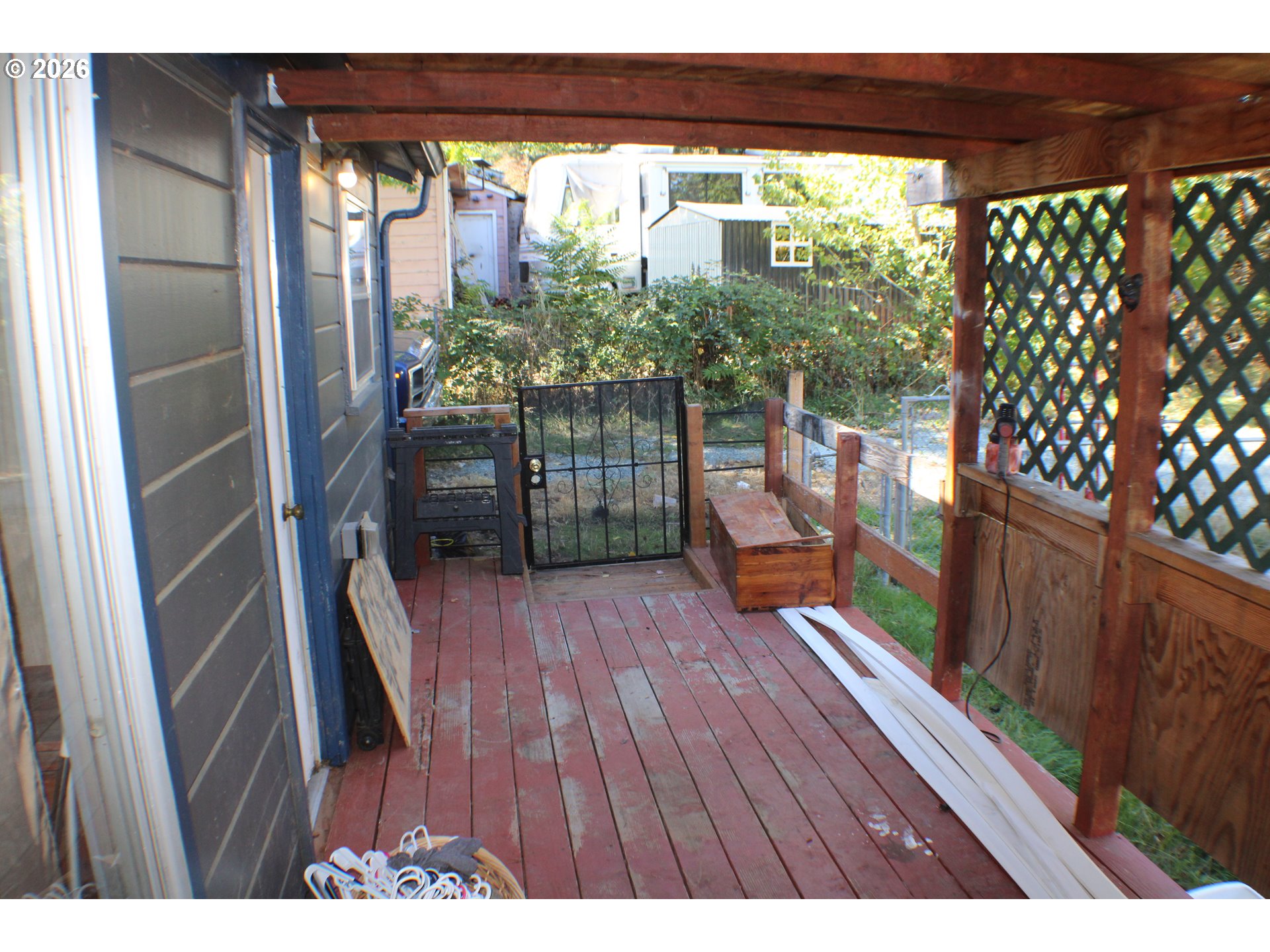 721 Ne Christian St Property Photo 10