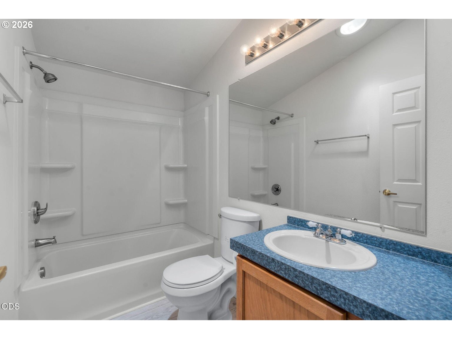 811 Ne Paiute Ct Property Photo 13