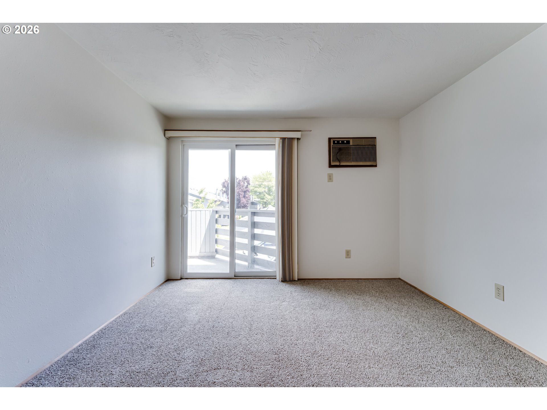 650 Harlow Rd 256 Property Photo 14