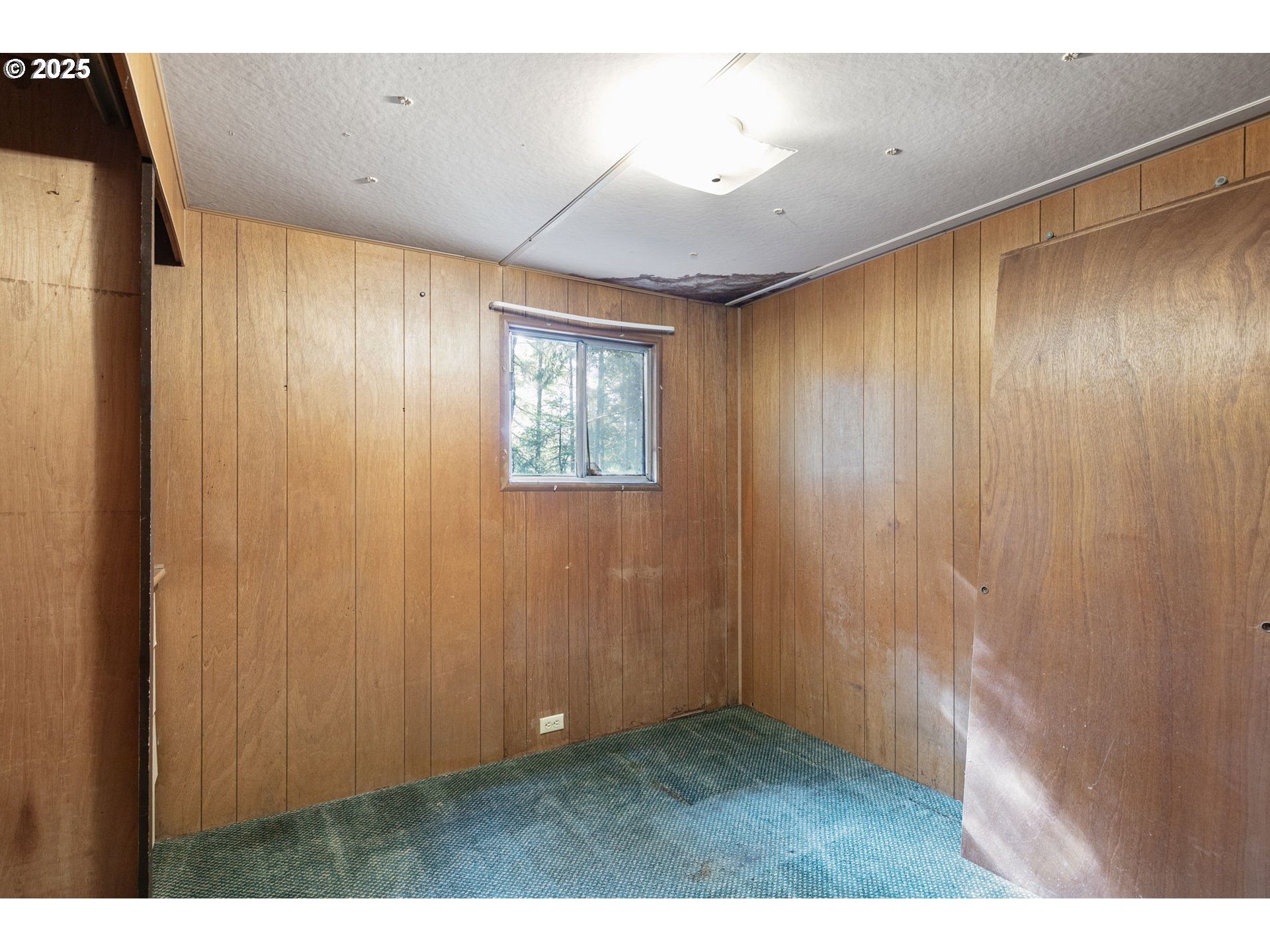 24977 Sturtevant Dr Property Photo 32