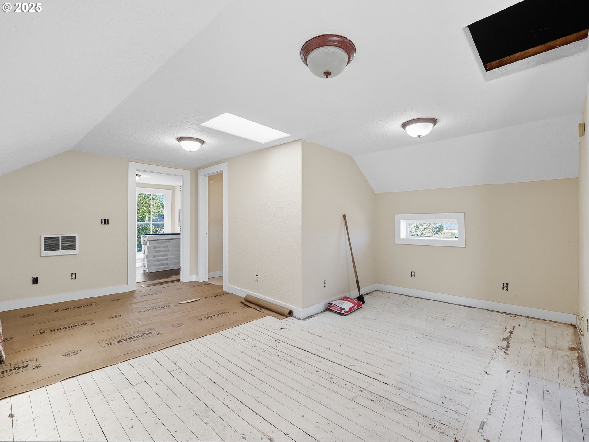 686 29th St Property Photo 11