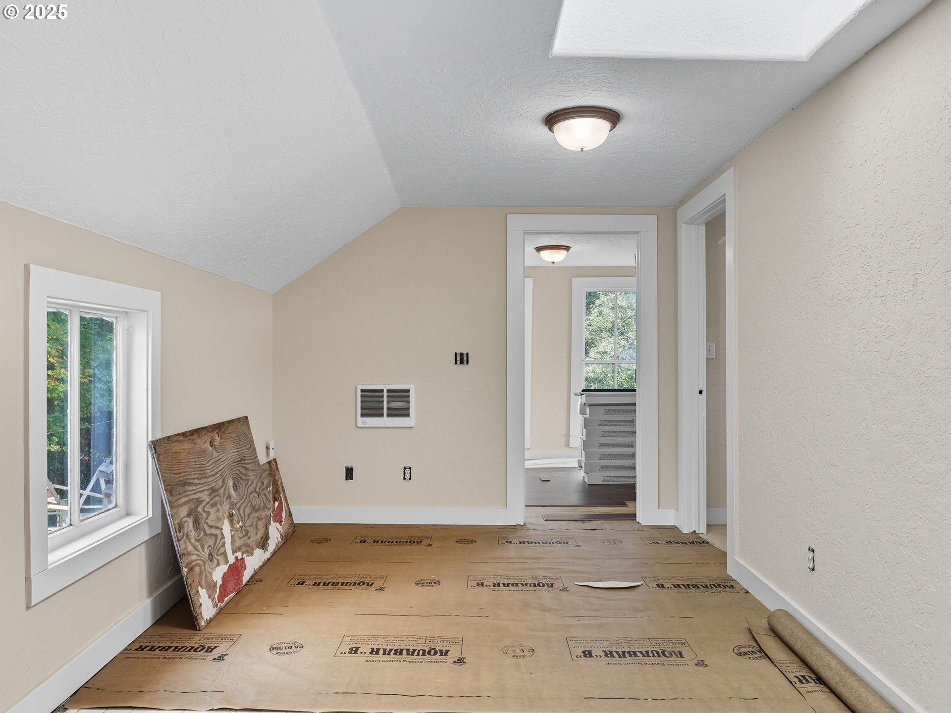 686 29th St Property Photo 12