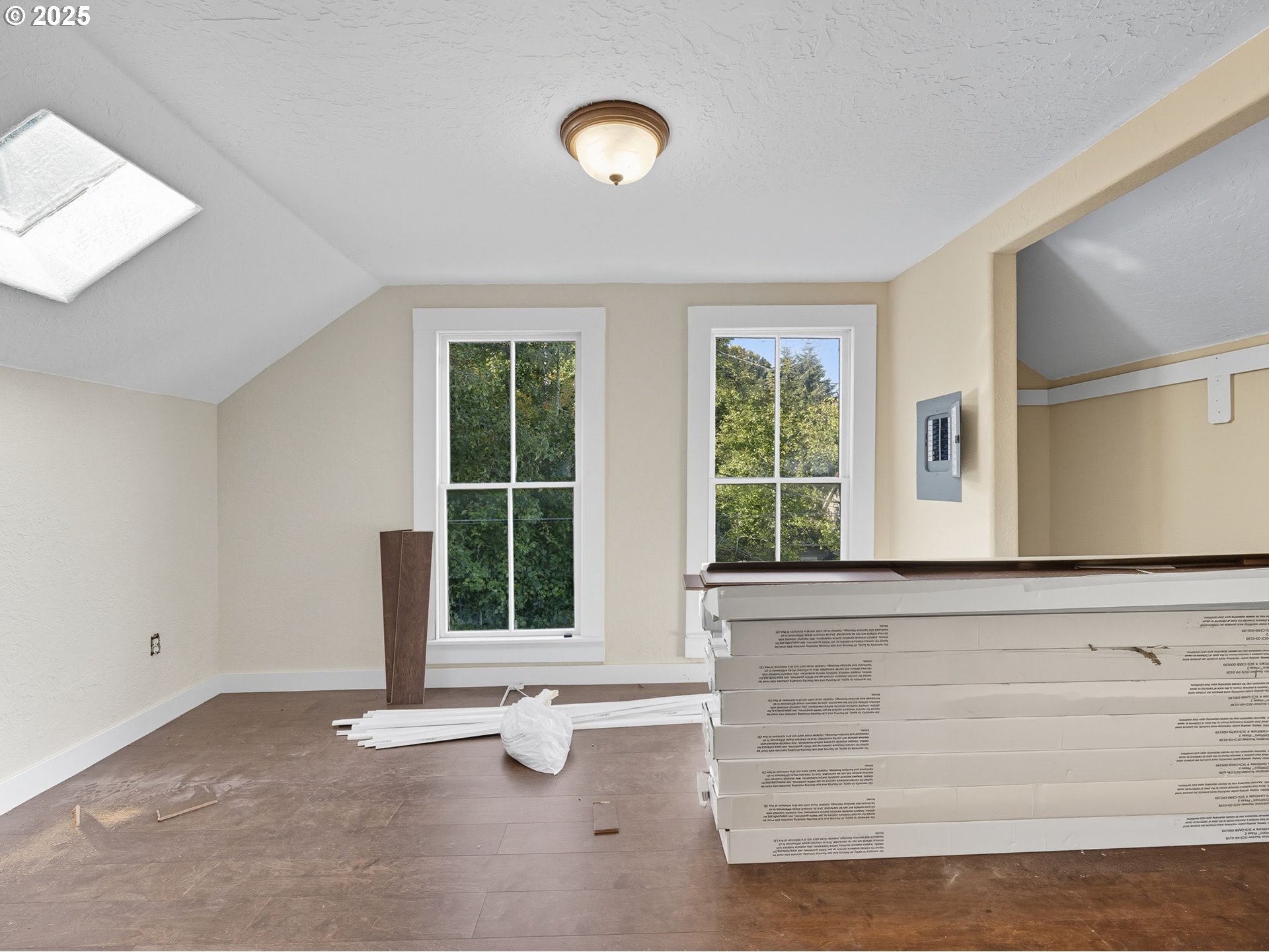 686 29th St Property Photo 13