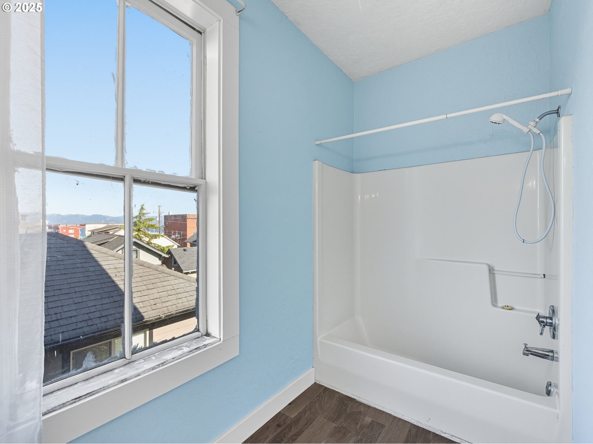 686 29th St Property Photo 32