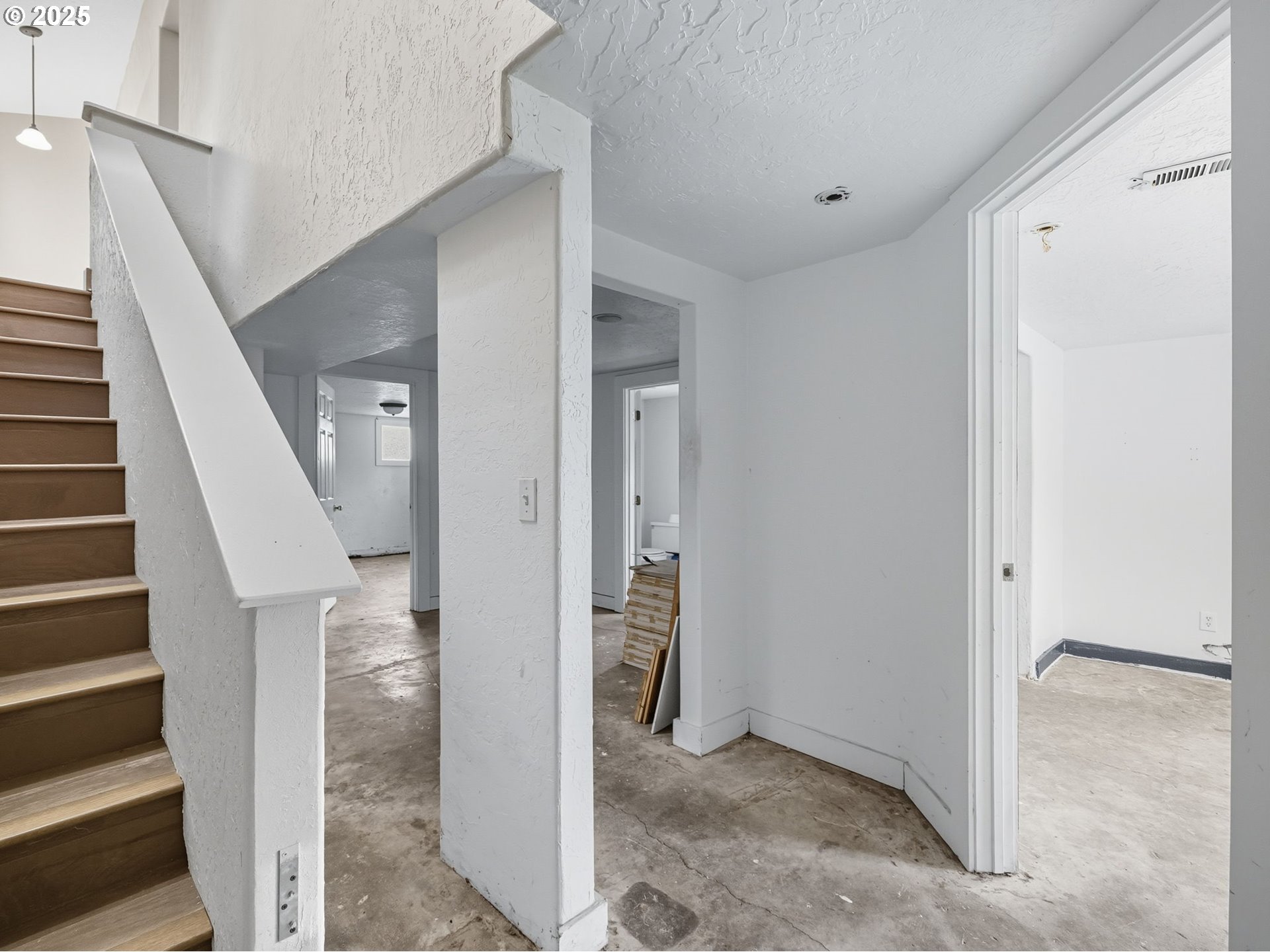 686 29th St Property Photo 33