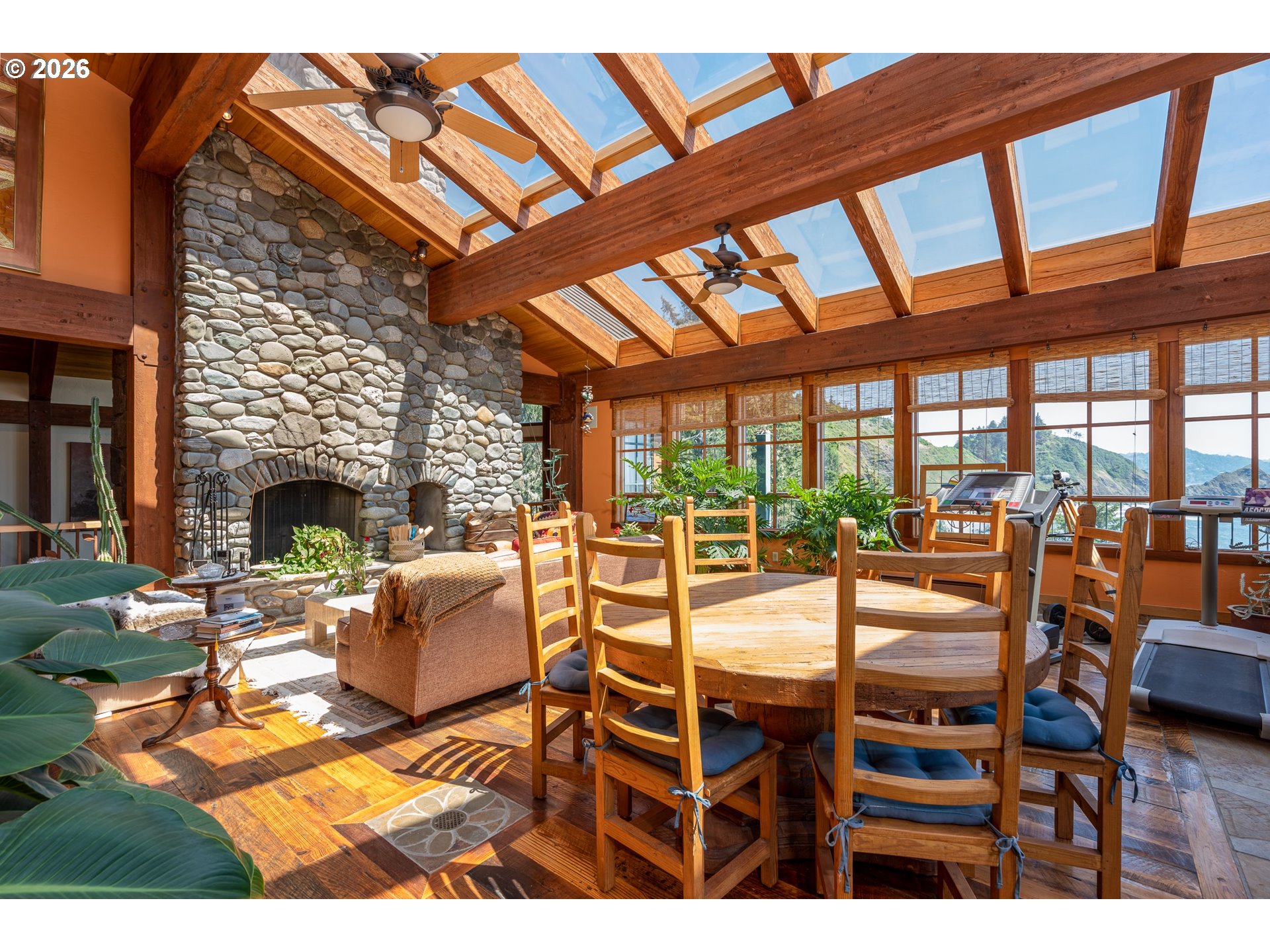 36044 Highway 101 Property Photo 9