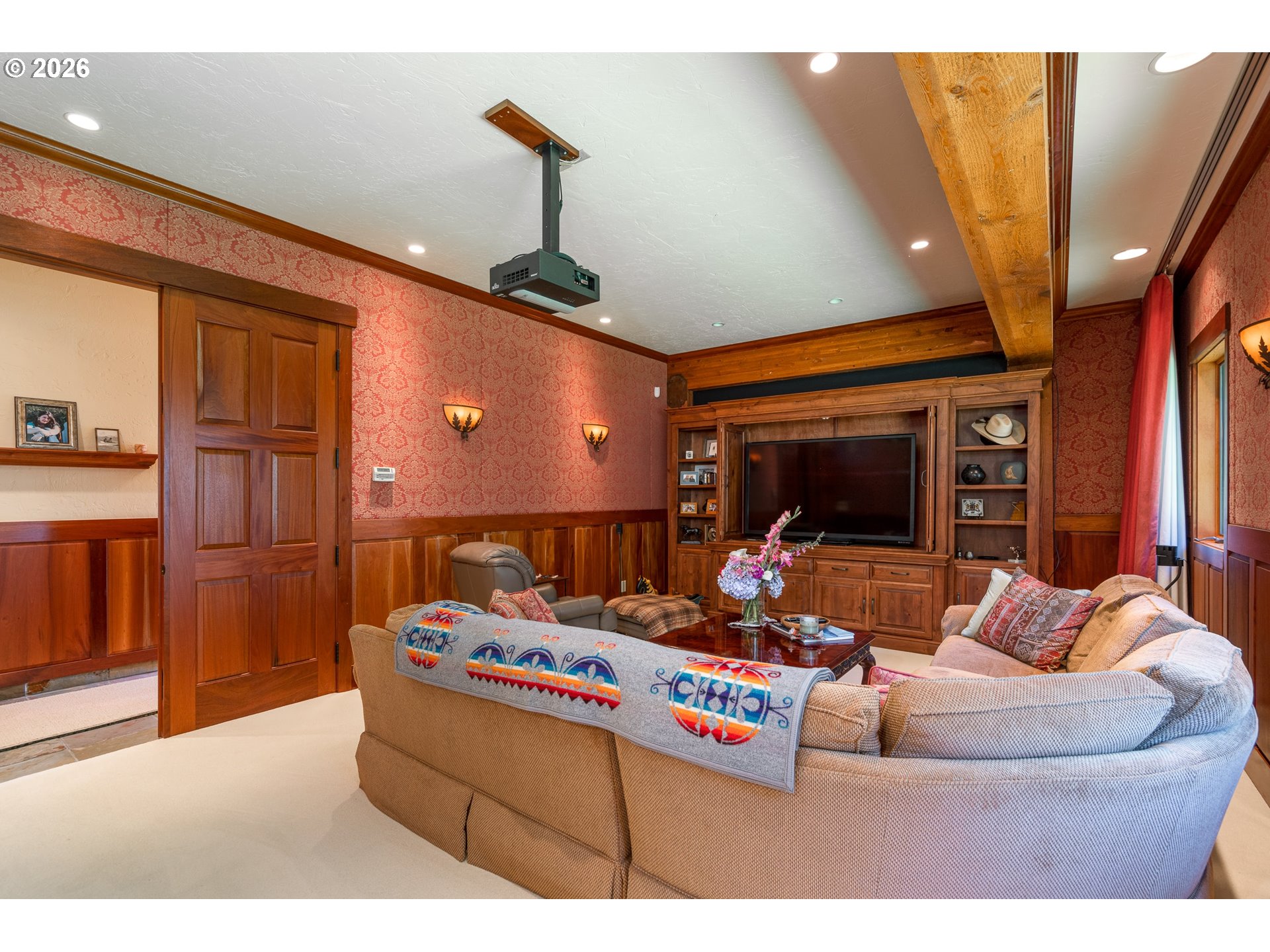 36044 Highway 101 Property Photo 11