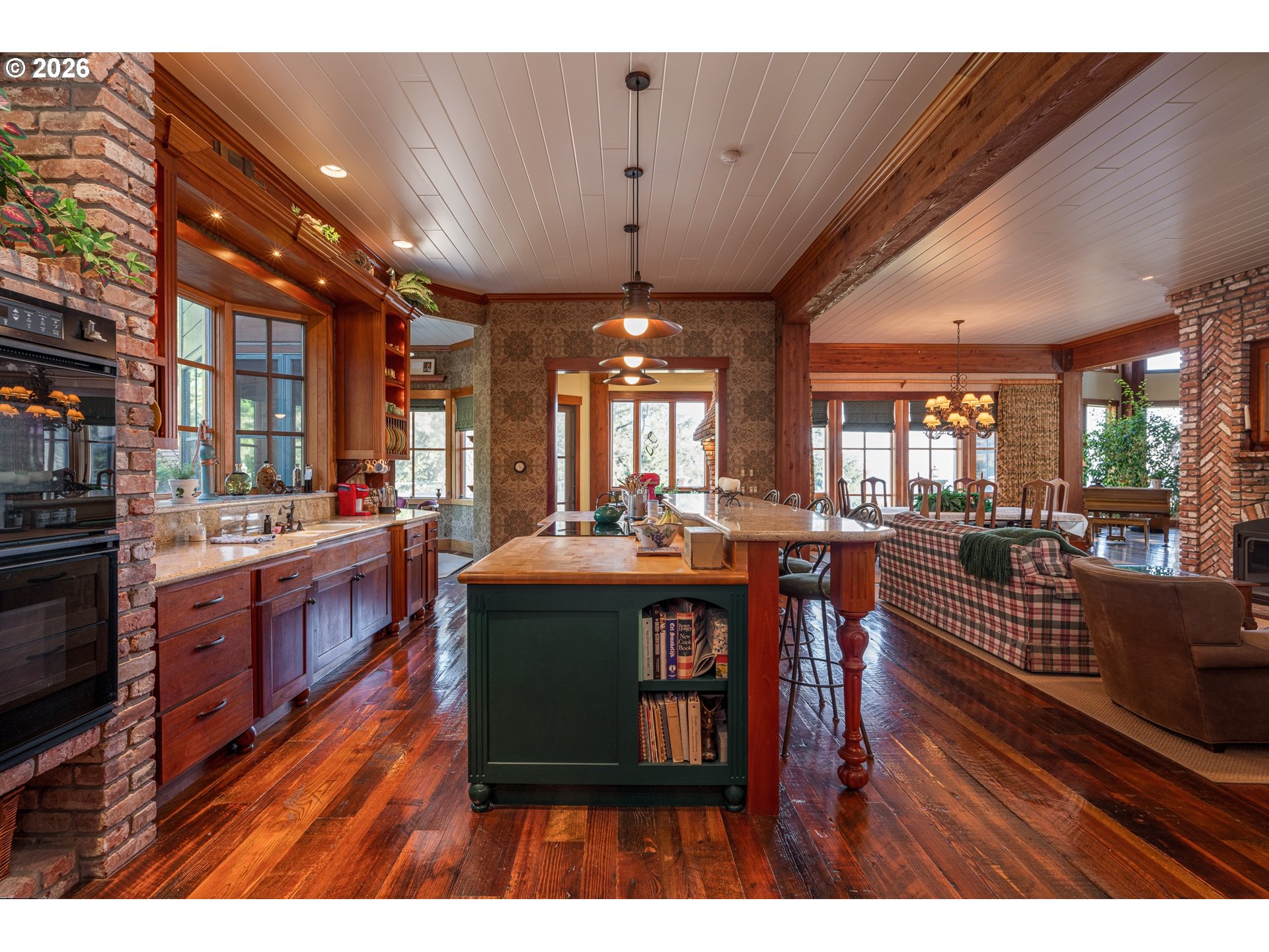 36044 Highway 101 Property Photo 12