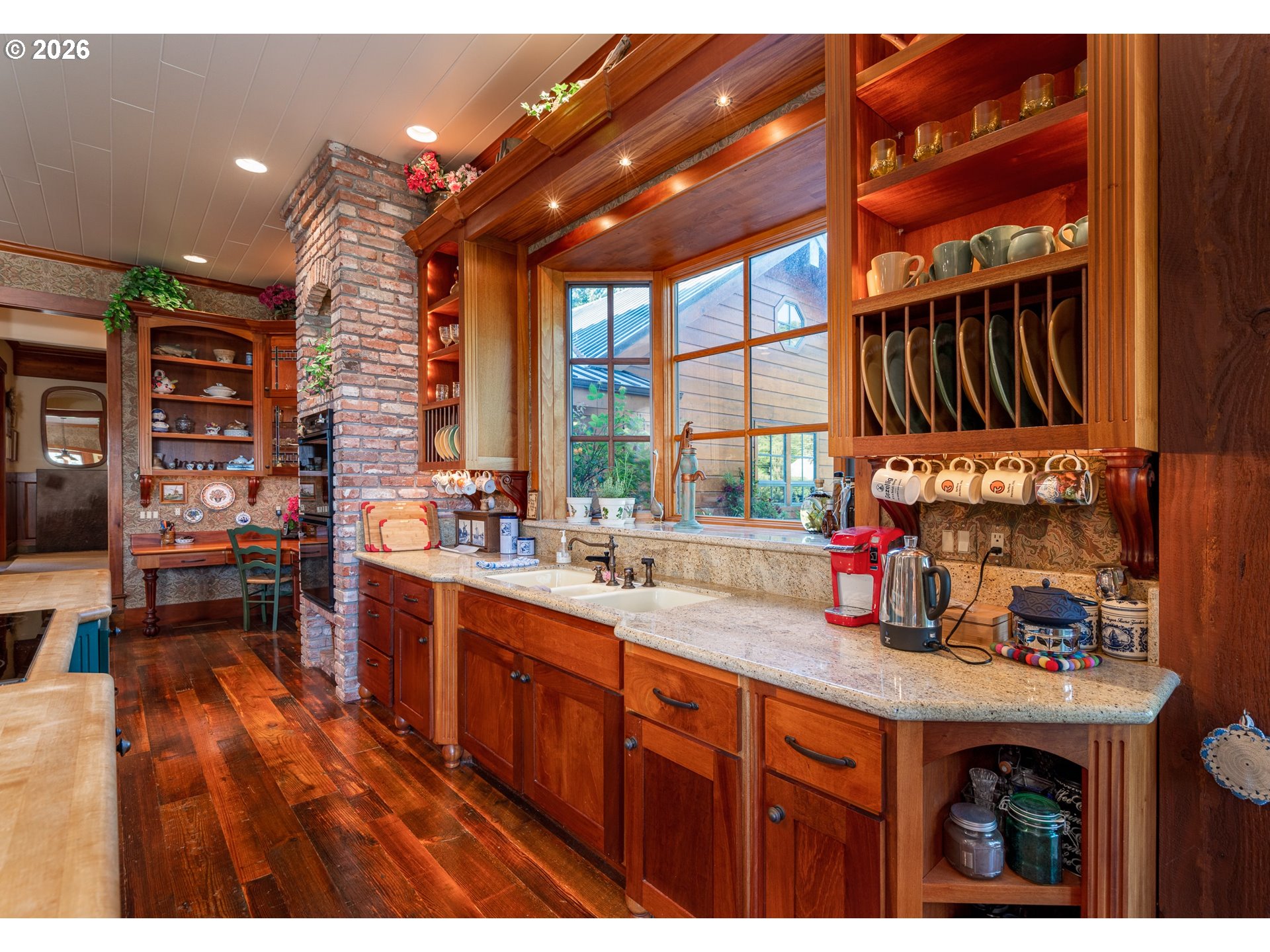36044 Highway 101 Property Photo 13