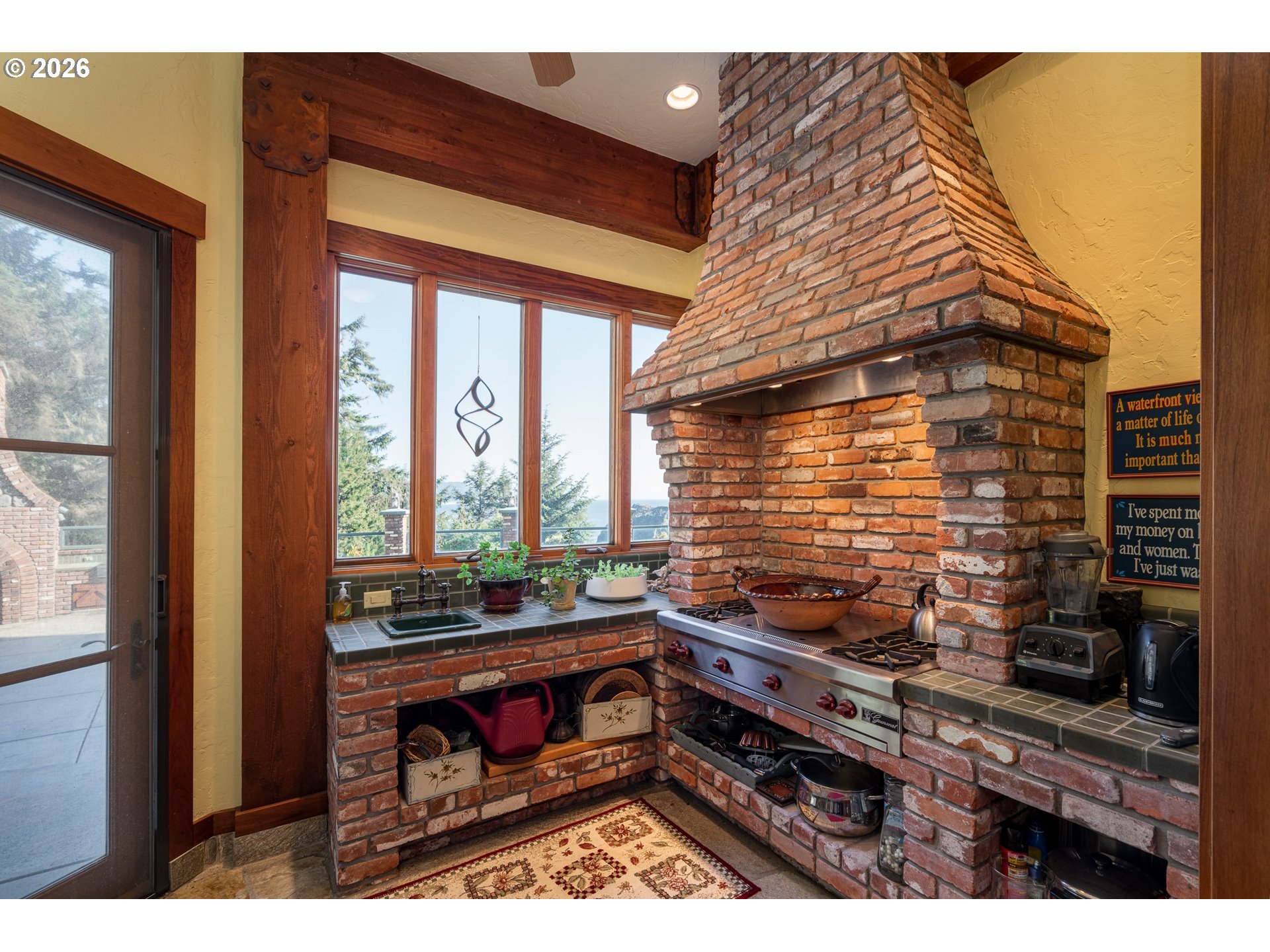 36044 Highway 101 Property Photo 14