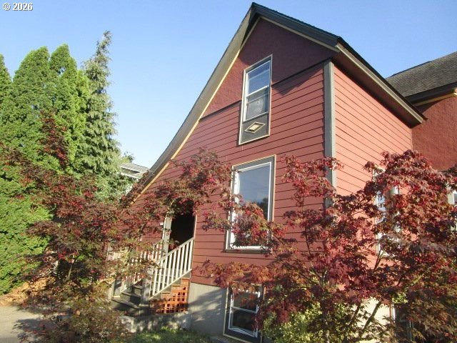 2004 Se Ash St Property Photo 2