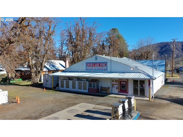 335 JOHN DAY ST